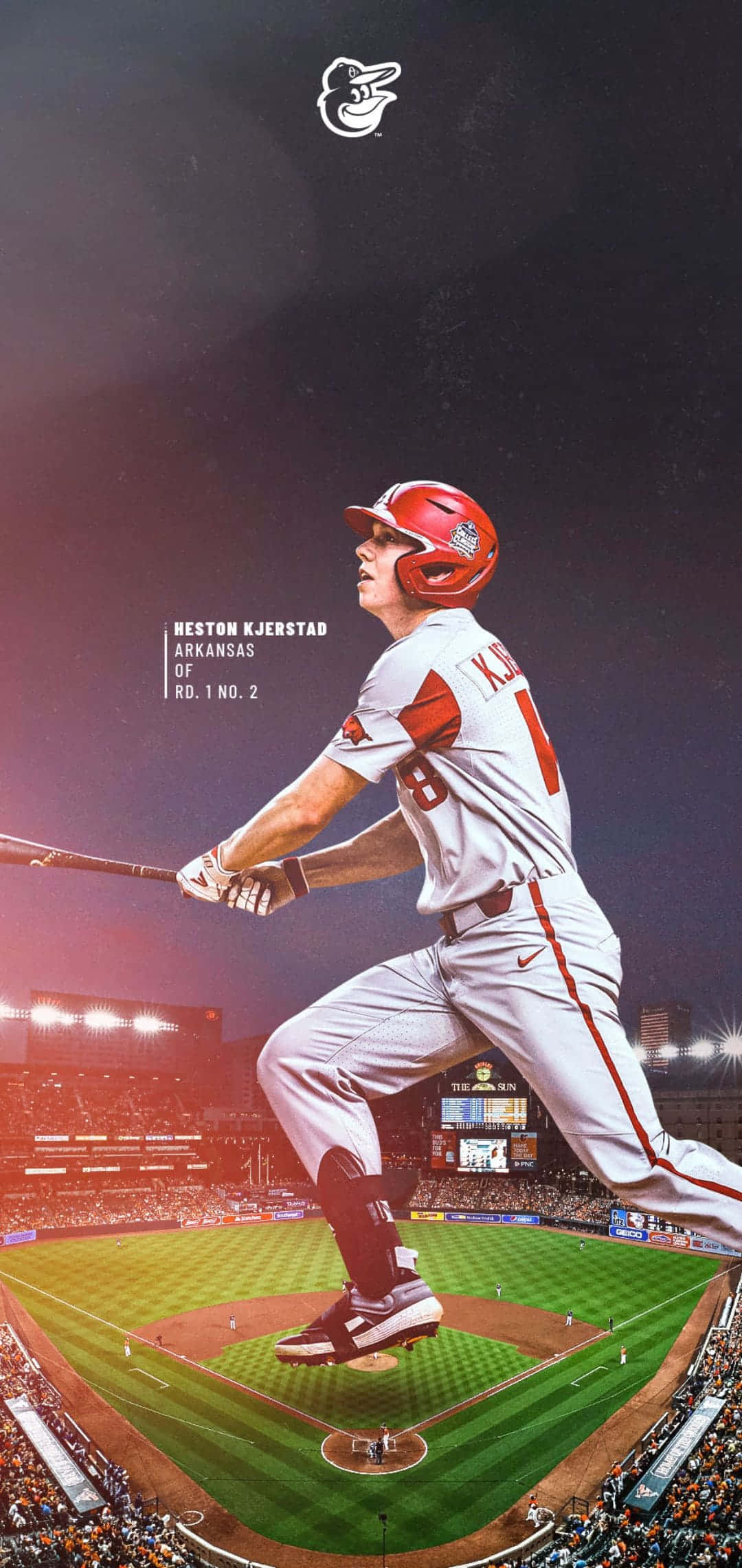 Awesome Baseball 桌布 壁紙 — 一名戴紅色頭盔、身穿白色球衣的棒球選手在明亮的燈光下於球場中揮棒。