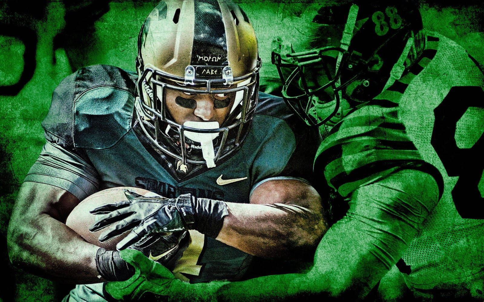 Michigan State Spartans 桌布 壁紙 — 一名戴著金色頭盔的美式足球員緊抱著球，而一名綠色防守球員正壓上來進行擒抱。