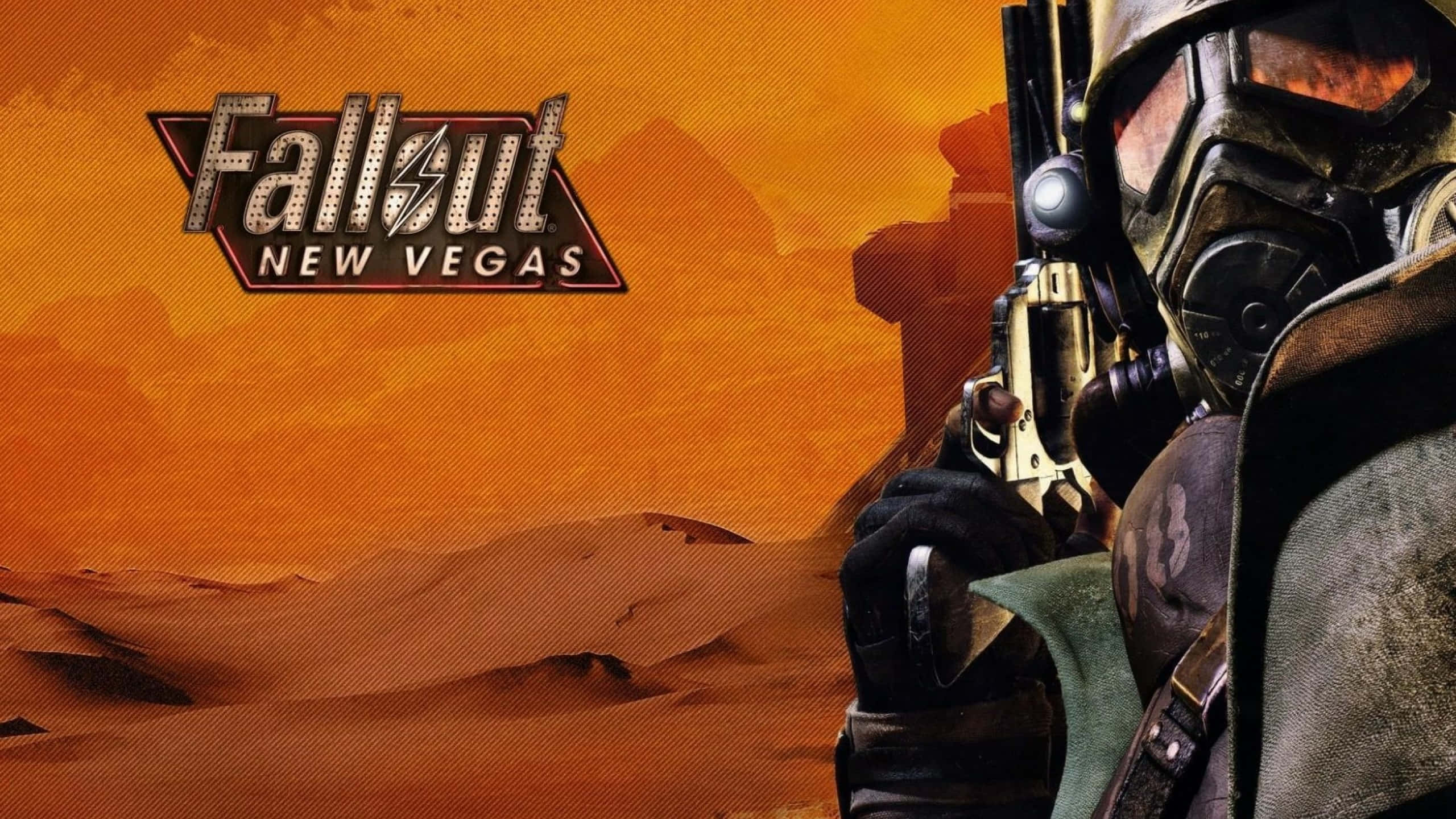 Fallout Nv 桌布 壁紙 — 一名戴著防毒面具的廢土倖存者，在熾熱橙色沙漠背景和Fallout New Vegas標誌下瞄準左輪手槍。