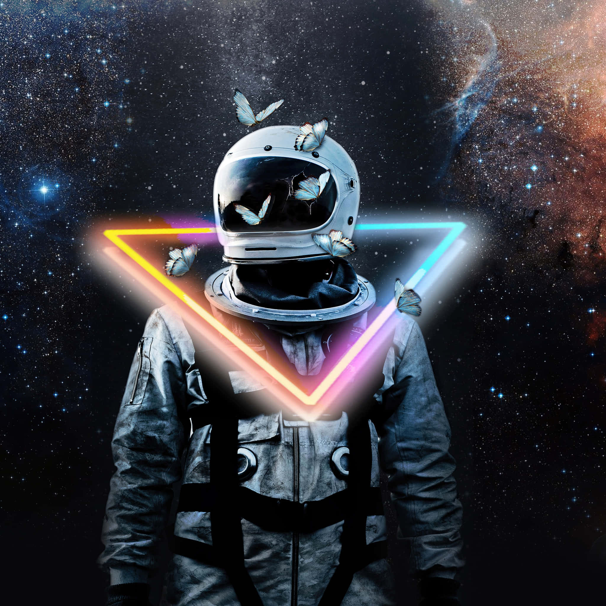 Amazing Astronaut 桌布 壁紙 — 一名戴著頭盔的太空人，在星光熠熠的宇宙背景下被發光的霓虹三角形和蝴蝶包圍。