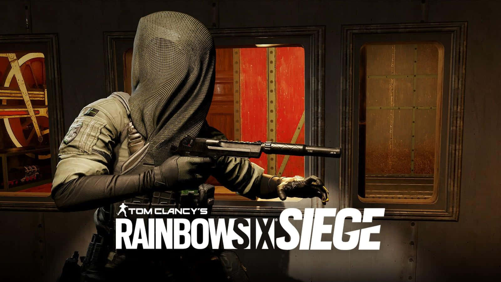Rainbow Six Siege Twitch 桌布 壁紙 — 一名戴著頭罩、身穿戰術裝備的士兵在光線昏暗、帶有紅色和木質面板的火車車廂內瞄準步槍。