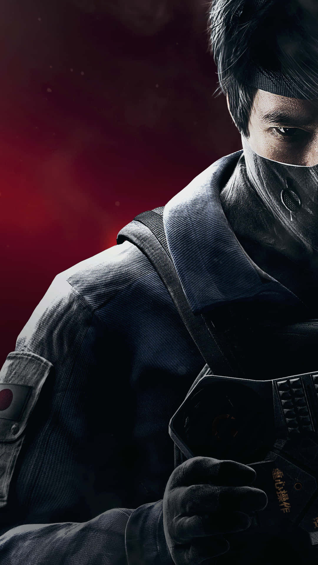 Android Rainbow Six Siege 桌布 壁紙 — 一名戴面具的士兵身穿深色戰術裝備，在煙霧彌漫的紅色背景下手持武器，眼神專注而強烈。