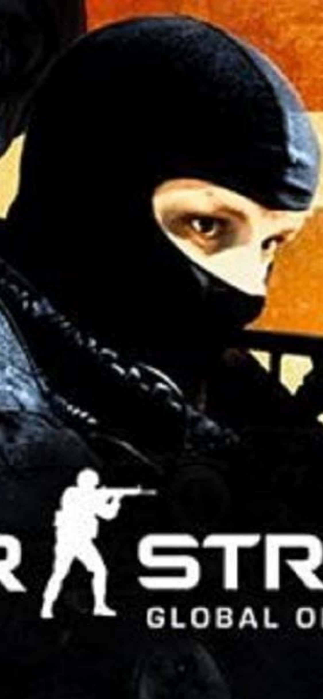 iPhone Xs Counter-strike Global Offensive 桌布 壁紙 — 一名戴面具的士兵身穿黑色戰術裝備，在溫暖的橙色背景下緊握步槍，眼神銳利。