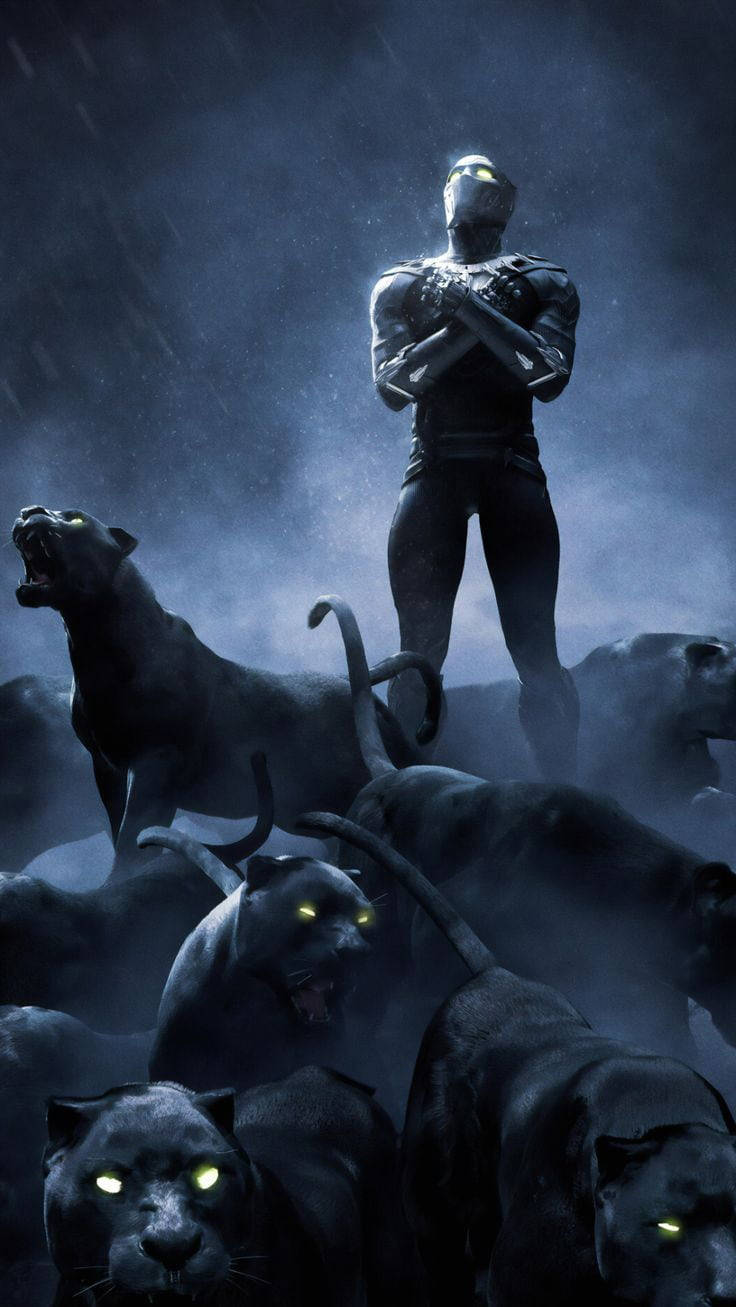 Wakanda 桌布 壁紙 — 一名戴面具的戰士在暴風雨夜空中，高聳站立於一群發光眼睛的黑豹之中。