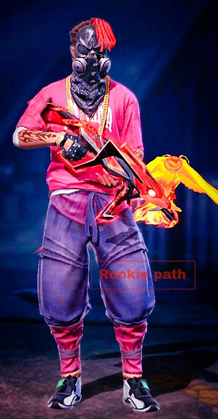 Free Fire 嘻哈 桌布 壁紙 — 一名戴面具的遊戲玩家，身穿粉紅色襯衫和紫色褲子，在戲劇性的藍色舞台燈光下揮舞著發光的紅色武器。