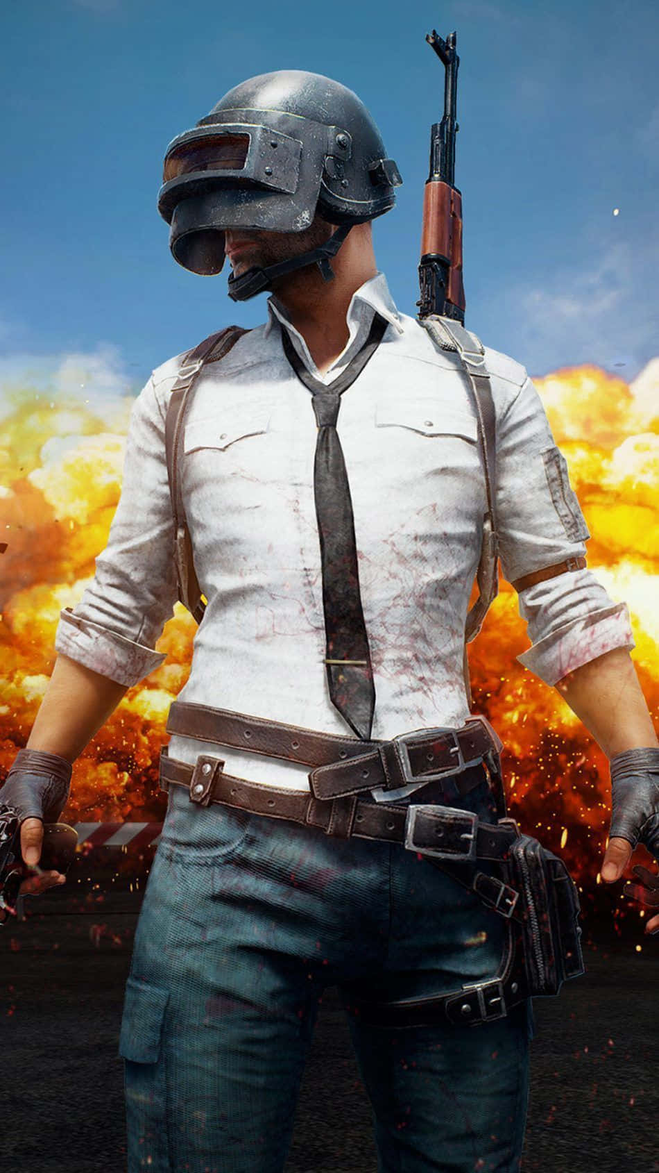 pubg mobile 桌布 壁紙 — 一名戴頭盔和領帶的士兵，肩上掛著步槍，站在烈火爆炸之中。