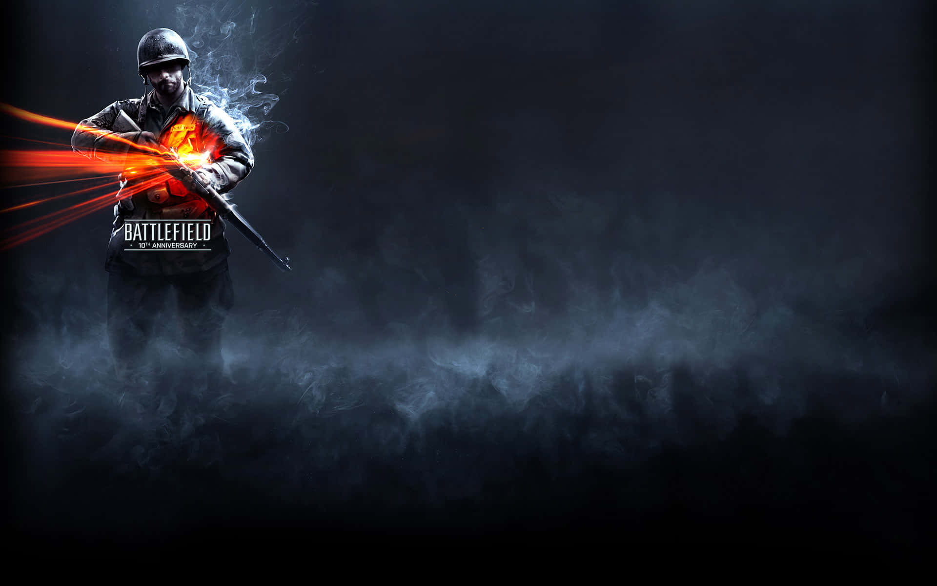 Battlefield 3 桌布 壁紙 — 一名戴頭盔的士兵在煙霧瀰漫的黑暗戰場背景下，用步槍開火，槍口閃出熾熱的火光。