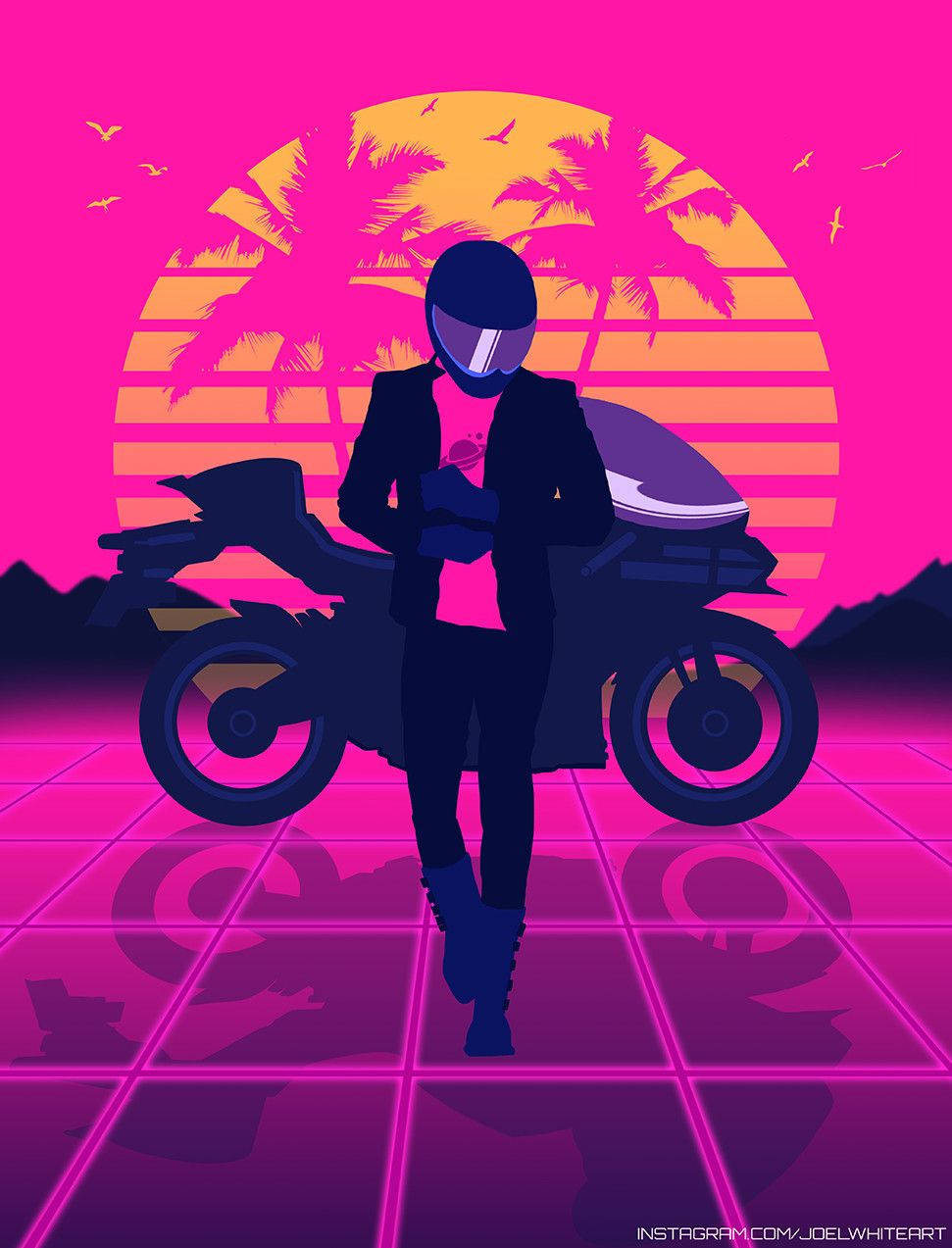 Outrun 桌布 壁紙 — 一名戴頭盔的騎士站在摩托車旁，背景是充滿活力的粉紅色日落、棕櫚樹和飛鳥。