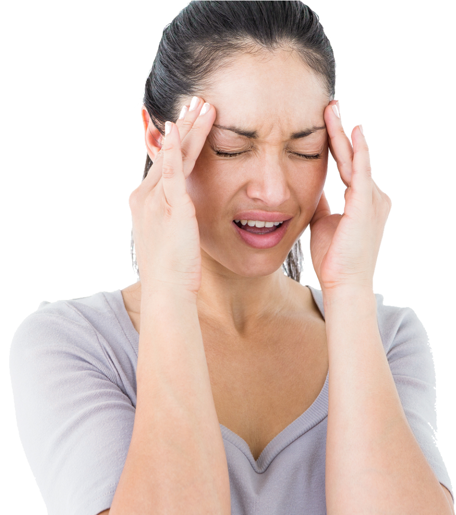 Headache 桌布 壁紙 — 一名深色頭髮的女性在純黑背景下痛苦地緊閉雙眼，雙手抓著太陽穴。