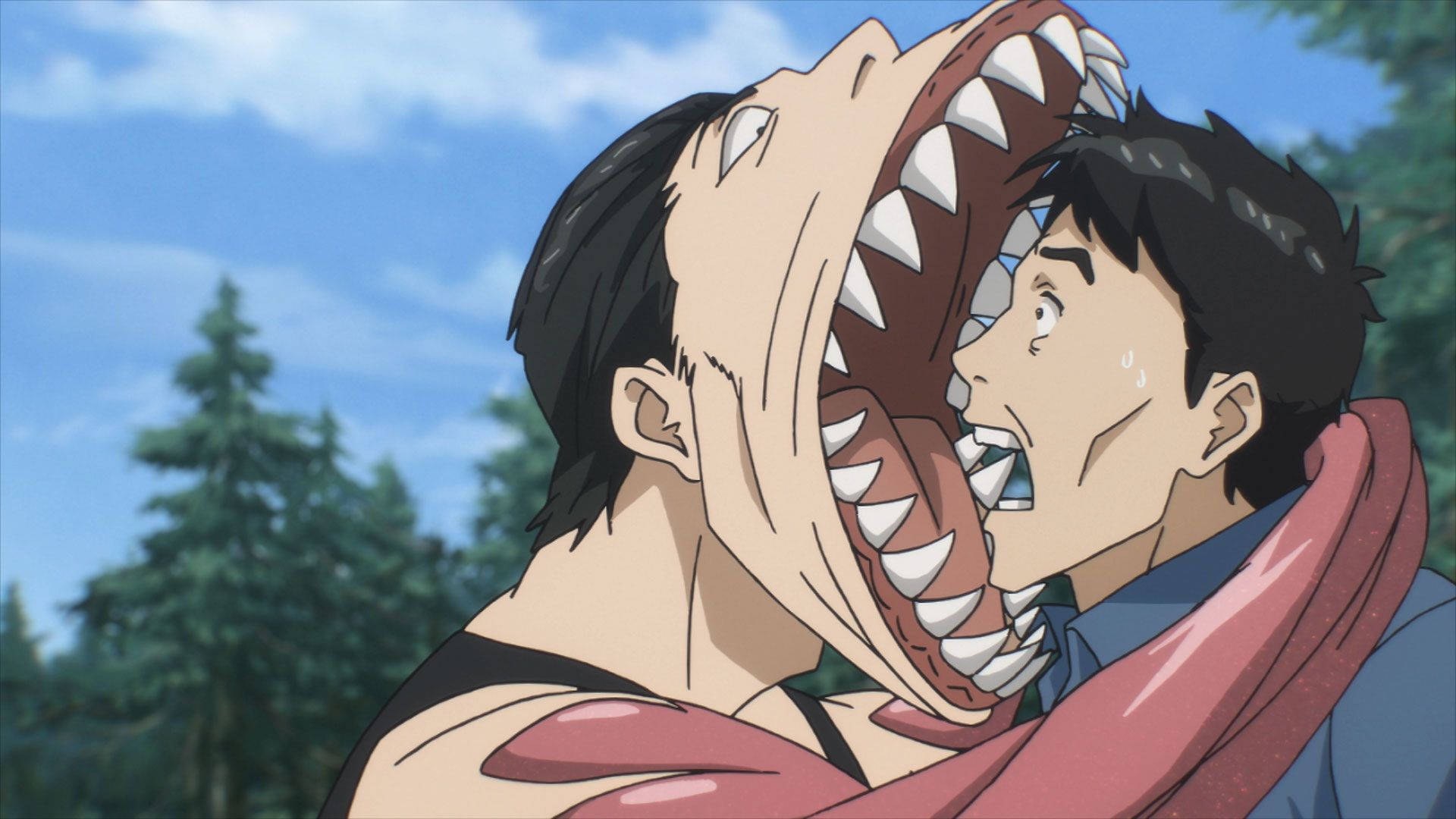 Parasyte 桌布 壁紙 — 一名男子正在被一張長有尖牙的巨口吞噬，背景是森林和藍天。