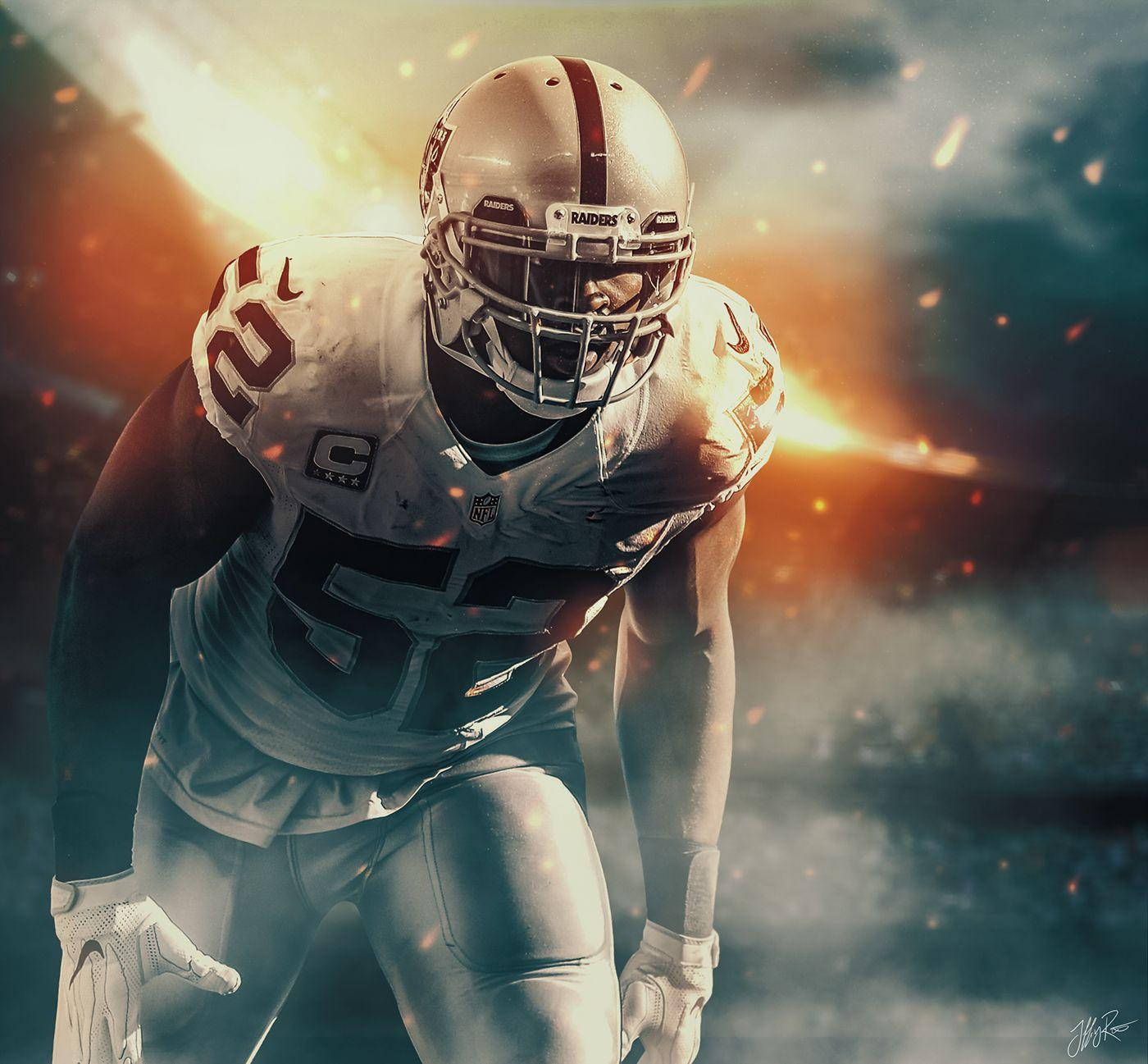 穿著Raiders球衣的足球運動員蹲在熾熱背景前。 — NFL GIF 壁紙