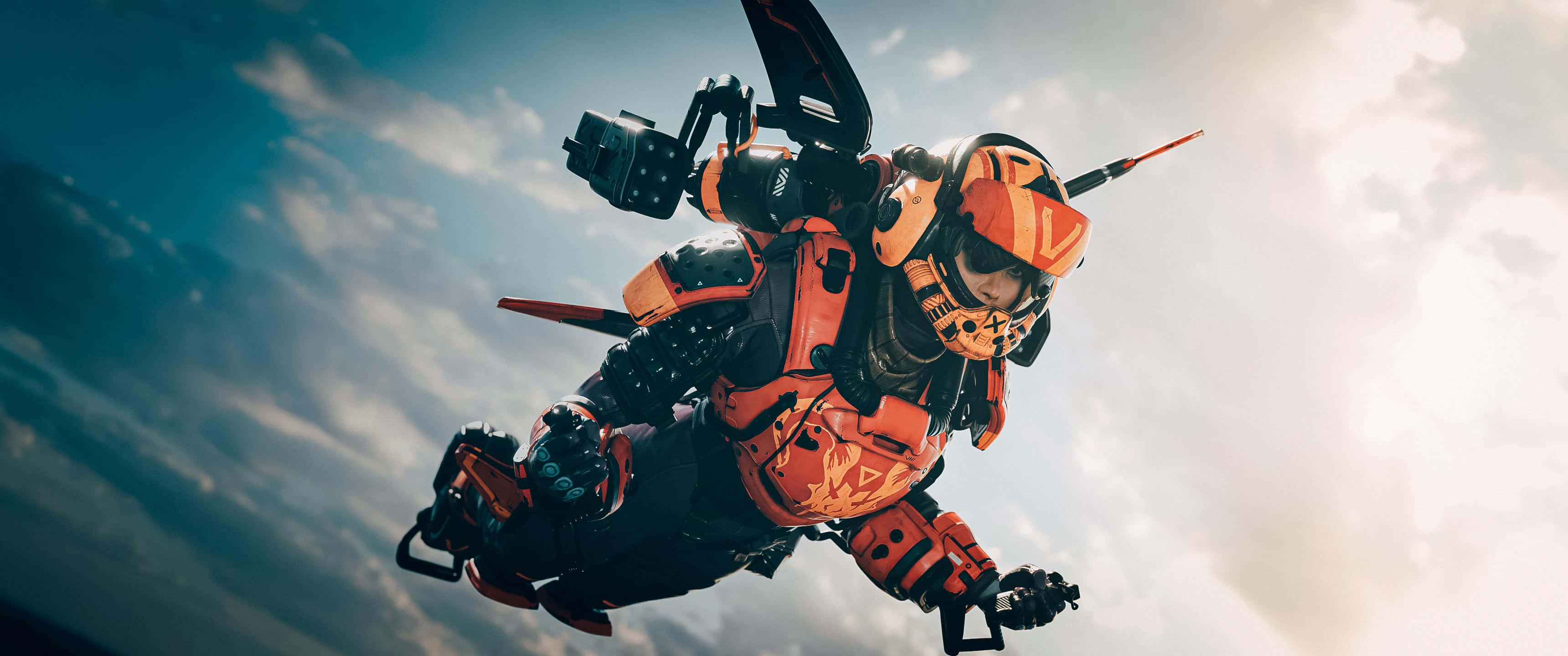 Valkyrie Apex Legends 桌布 壁紙 — 一名穿著橙色翼裝的人在多雲的天空中翱翔，背後陽光燦爛。