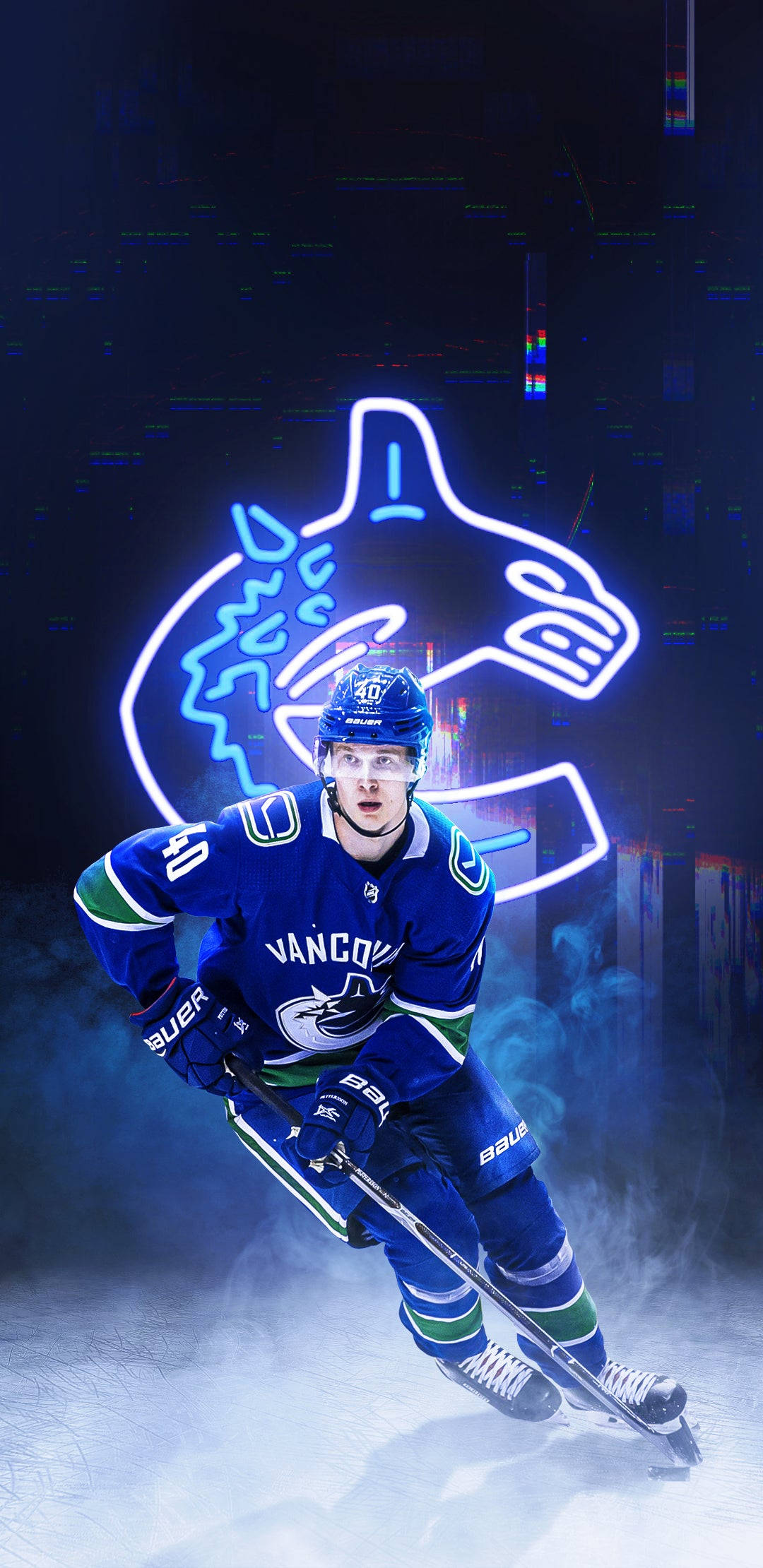 hockey 桌布 壁紙 — 一名穿著藍色溫哥華加人隊裝備的冰球運動員在發光的霓虹燈隊標下向前滑行，帶有數位故障效果。