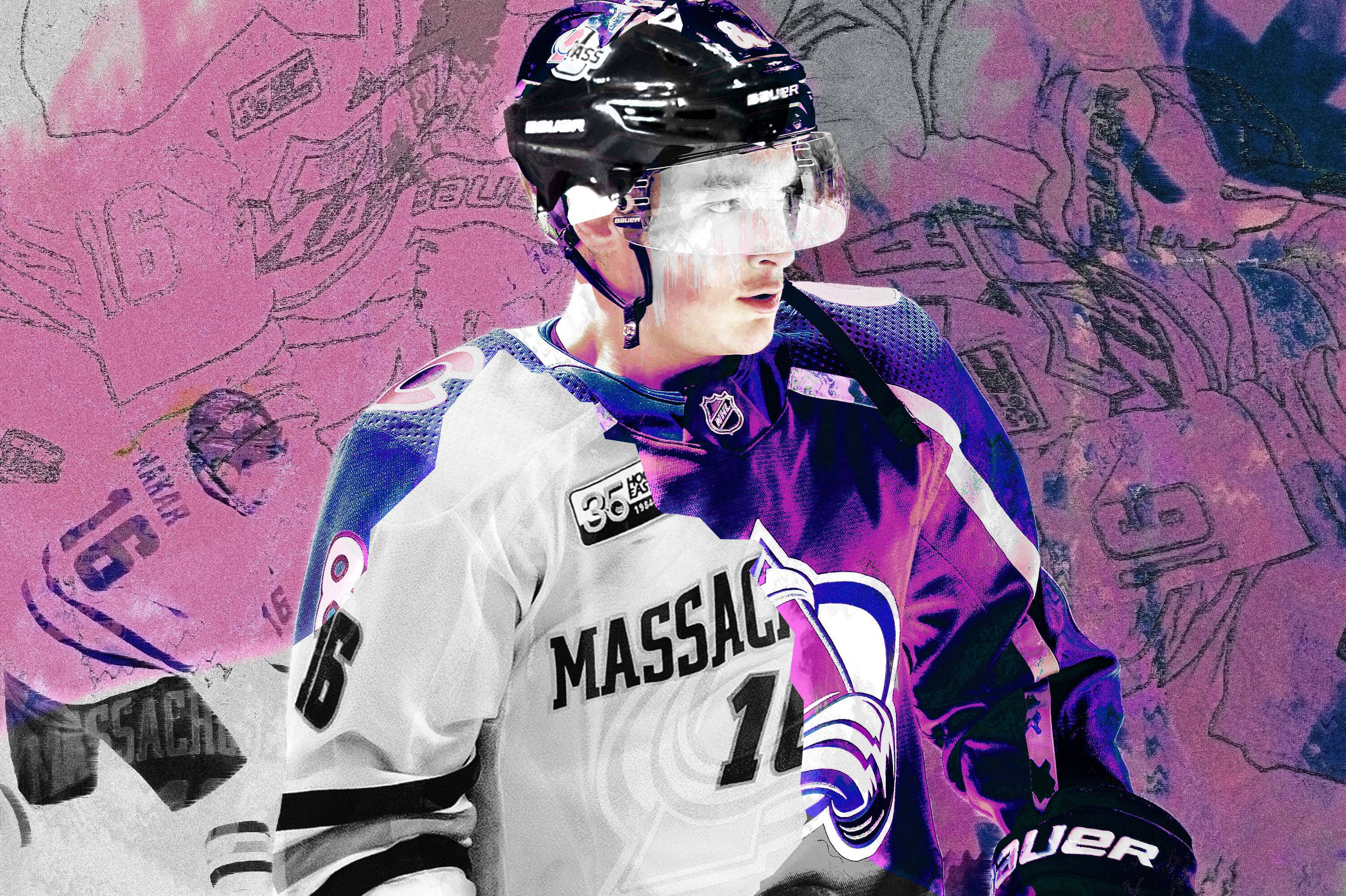 hockey 桌布 壁紙 — 一名穿著麻薩諸塞州球衣的曲棍球運動員站在充滿活力的粉紅色和紫色素描風格背景前，背景中有褪色的球衣。
