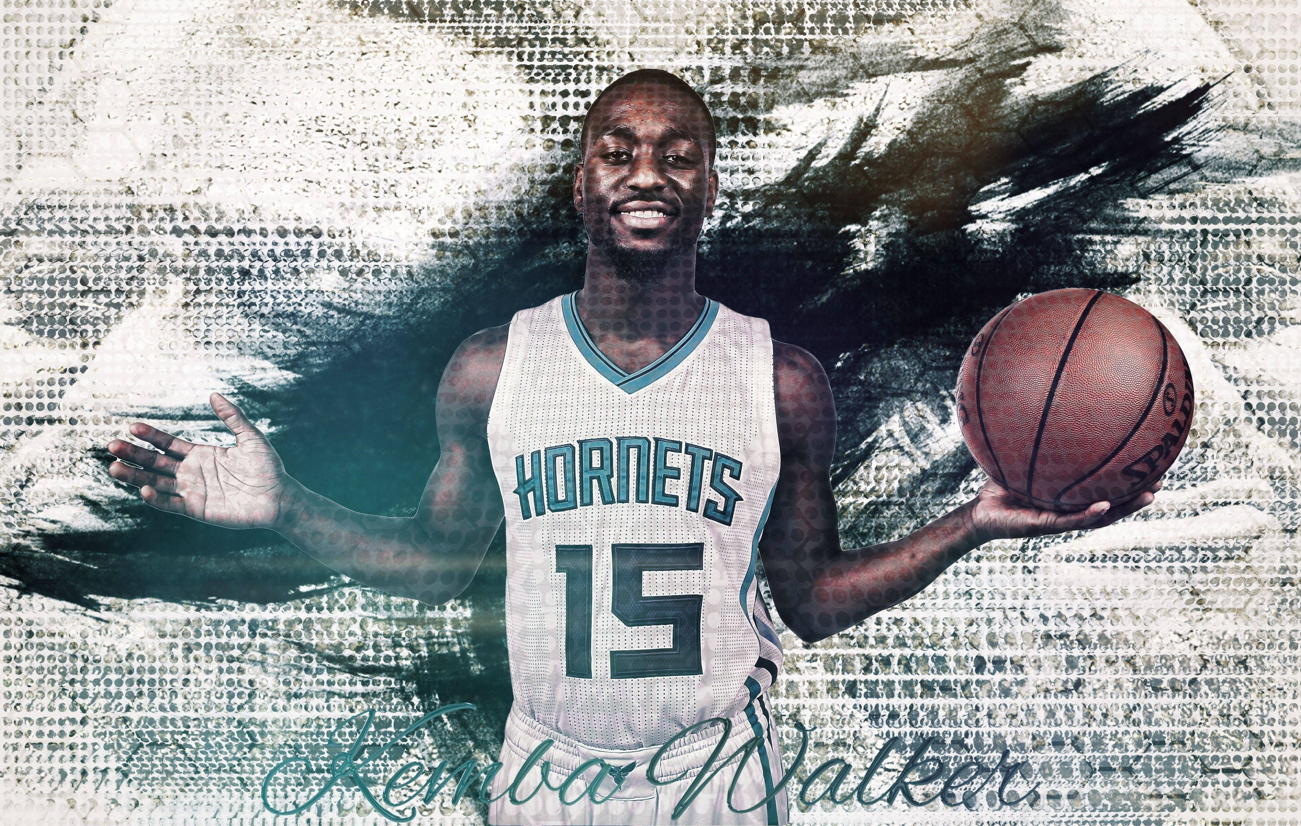 Kemba Walker 桌布 壁紙 — 一名穿著黃蜂隊球衣的籃球運動員，在帶有動態筆觸效果的紋理抽象背景前持球。