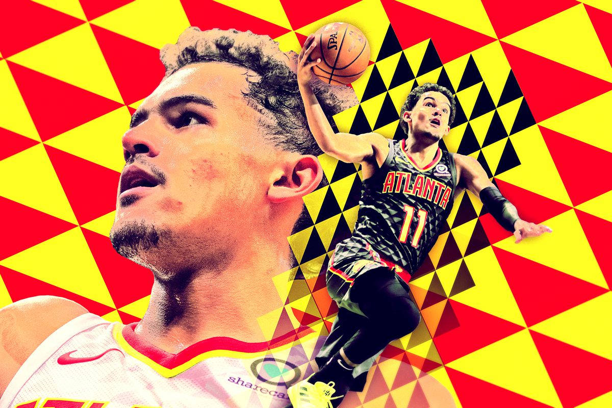 Trae Young 桌布 壁紙 — 一名身穿亞特蘭大球衣的動感籃球運動員，在鮮明的紅黃幾何背景前躍起。