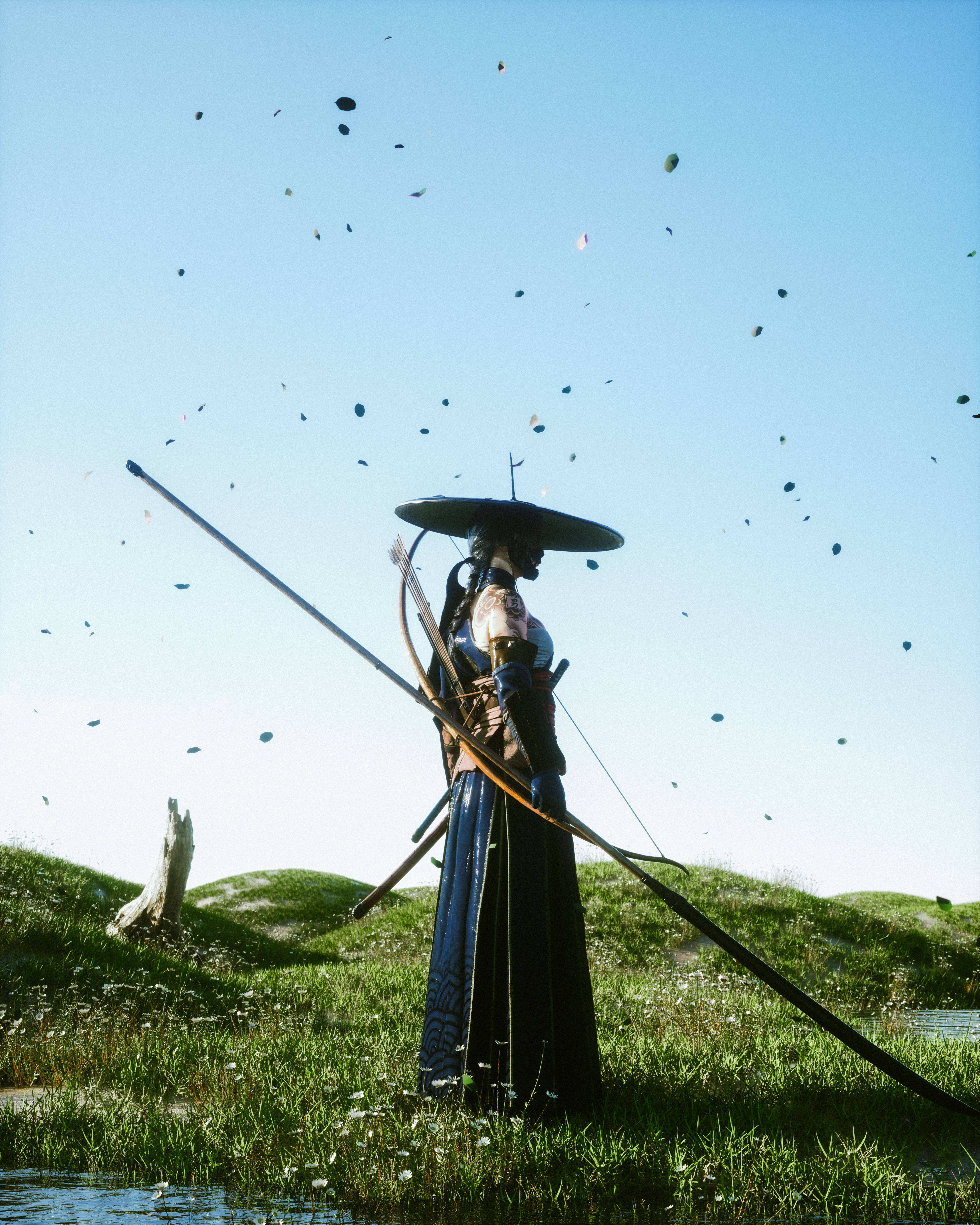 日本武士 桌布 壁紙 — 一名身穿傳統盔甲、戴著寬邊帽的戰士，在一片綠草地上，手持長弓，在晴朗的藍天下，周圍漂浮著黑暗球體。