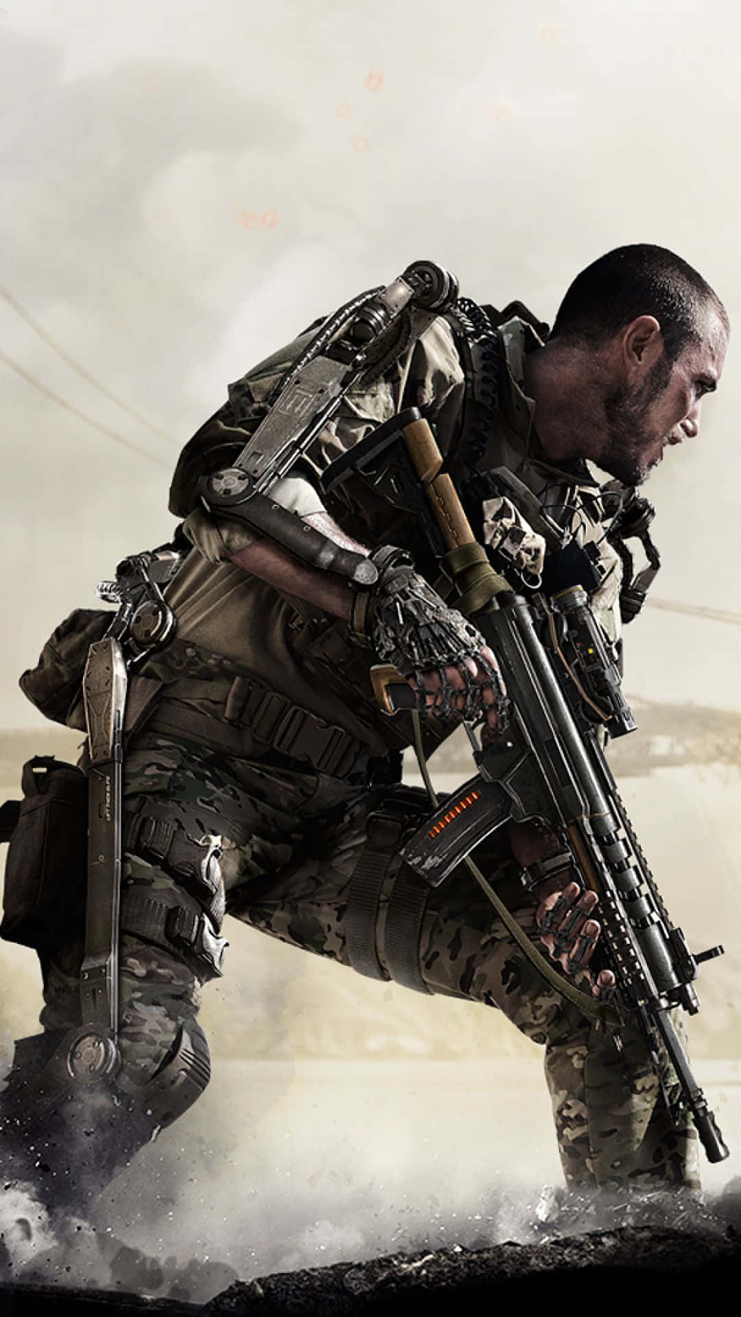 Call Of Duty Weapons 桌布 壁紙 — 一名身穿全套戰術裝備的士兵在灰塵和煙霧中低蹲，手持步槍，呈現 gritty 的戰場場景。