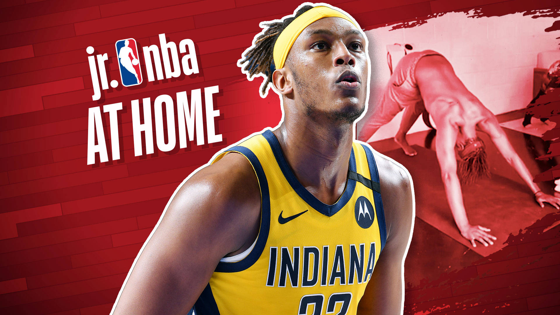 myles turner 桌布 壁紙 — 一名身穿印第安納球衣的籃球運動員，在紅磚牆背景下凝視前方，身後有一個模糊的身影正在伸展。