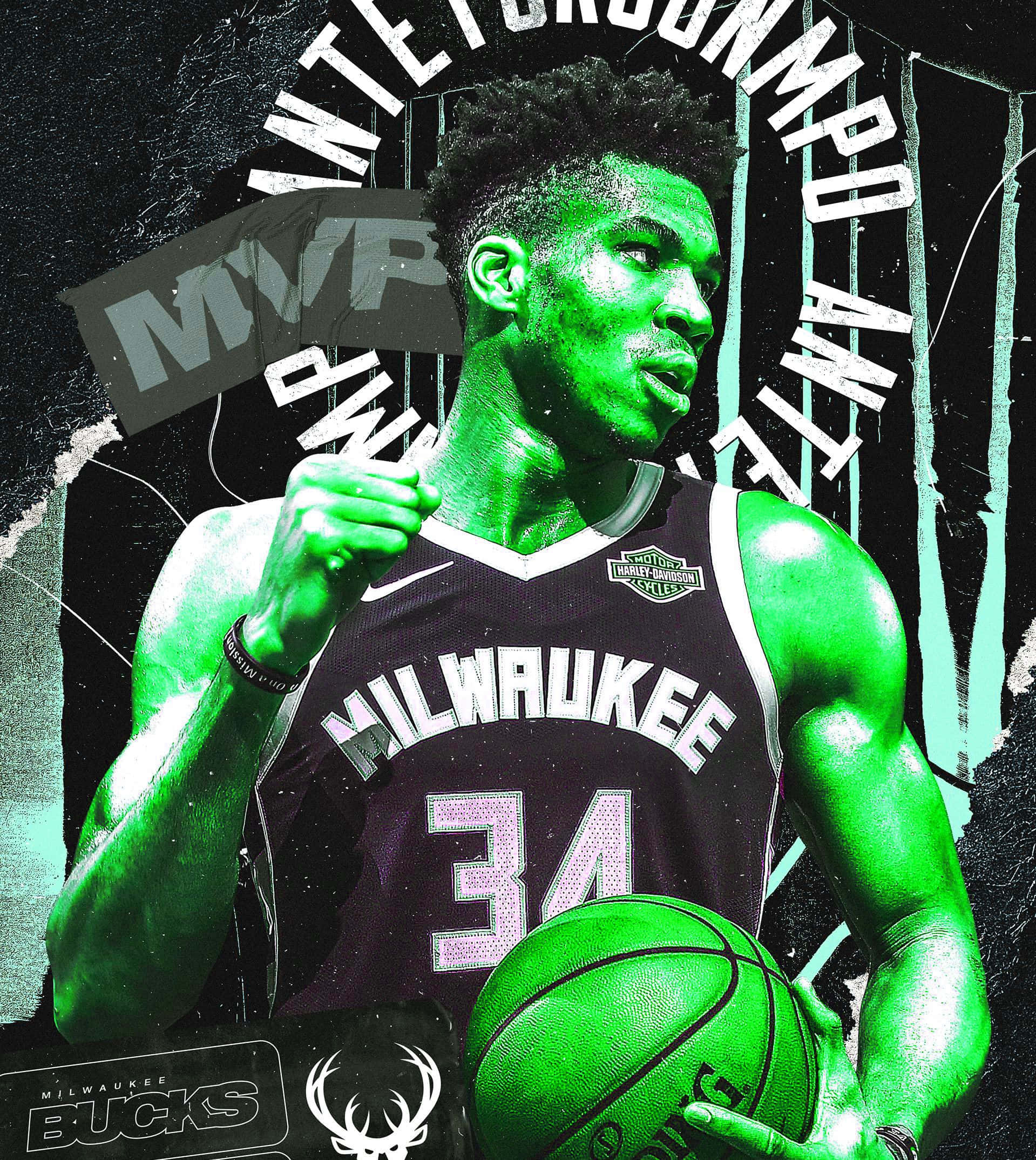 Milwaukee Bucks Logo 桌布 壁紙 — 一名身穿密爾瓦基公鹿隊球衣的籃球運動員在強烈的綠色燈光下持球，並帶有「MVP」和「ANTETOKOUNMPO」文字。