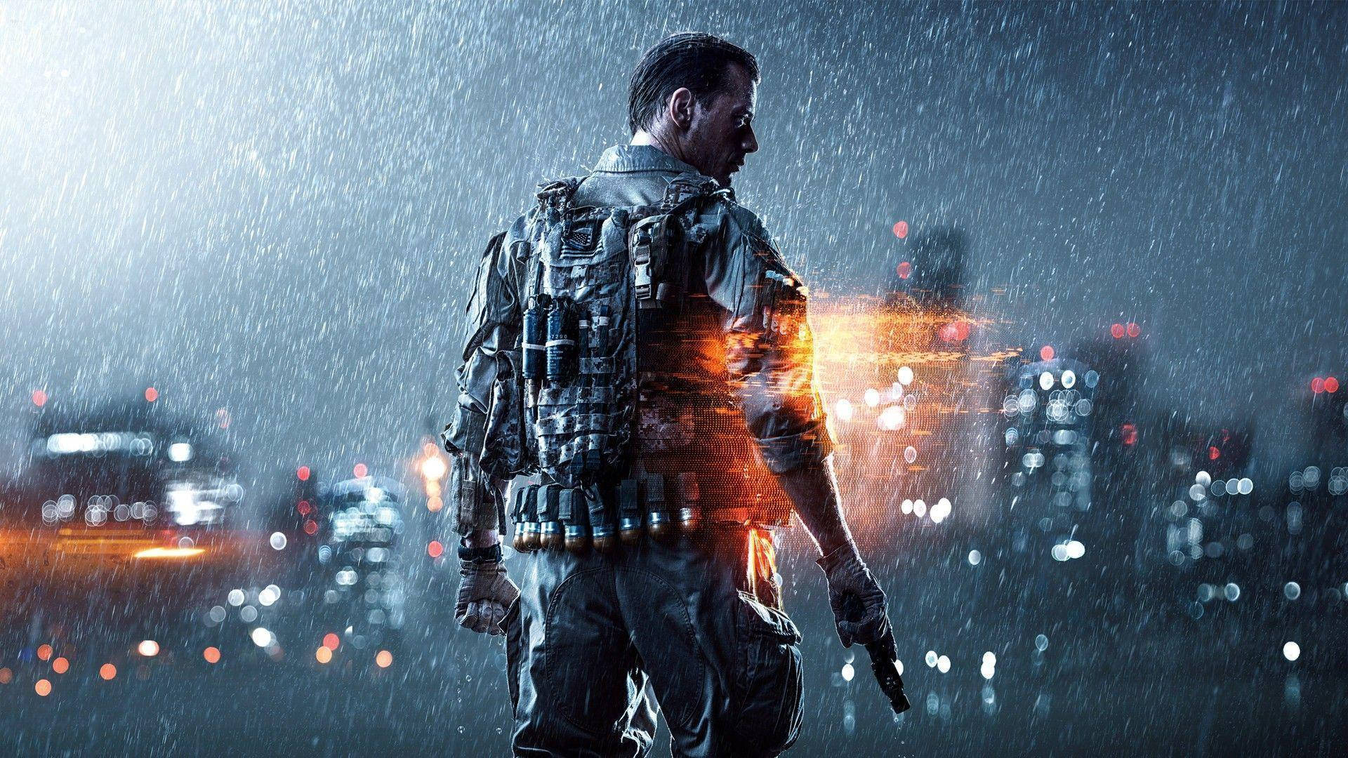 Battlefield 4 City 桌布 壁紙 — 一名身穿戰術裝備的士兵在夜晚的霓虹燈城市中，伴隨著閃爍的燈光和落下的雨滴，穿過傾盆大雨。