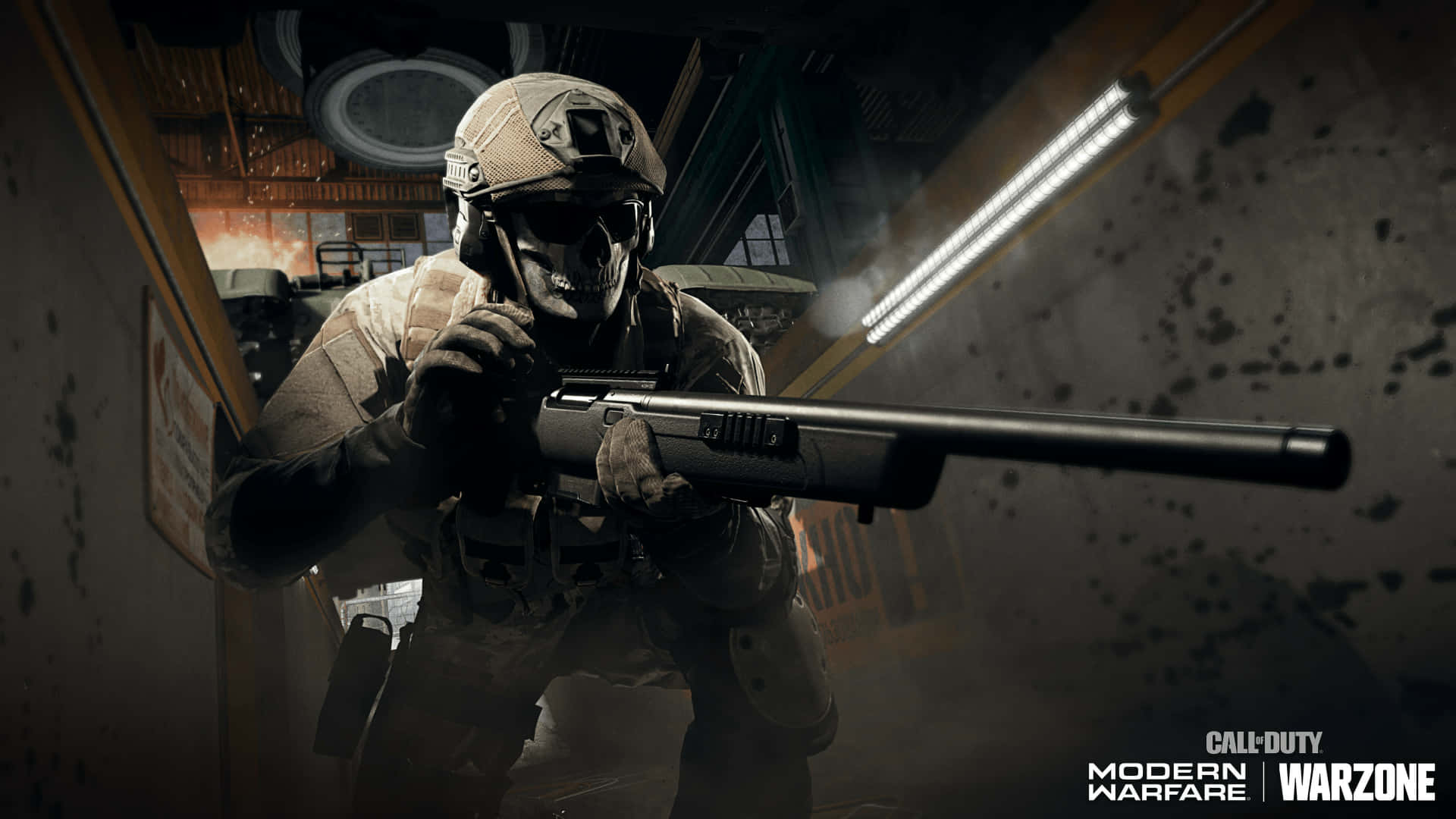 Call Of Duty Ps4 桌布 壁紙 — 一名身穿戰術裝備的士兵在煙霧和閃爍燈光的昏暗工業走廊中瞄準霰彈槍。