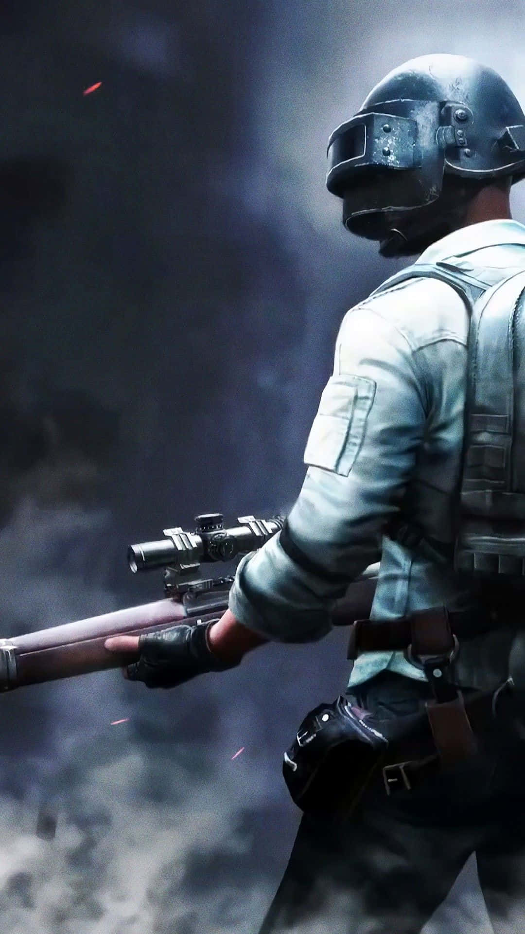 pubg mobile 桌布 壁紙 — 一名身穿戰術裝備的士兵在煙霧瀰漫的戰場迷霧中，透過瞄準鏡瞄準步槍，伴隨著發光的紅色曳光彈。