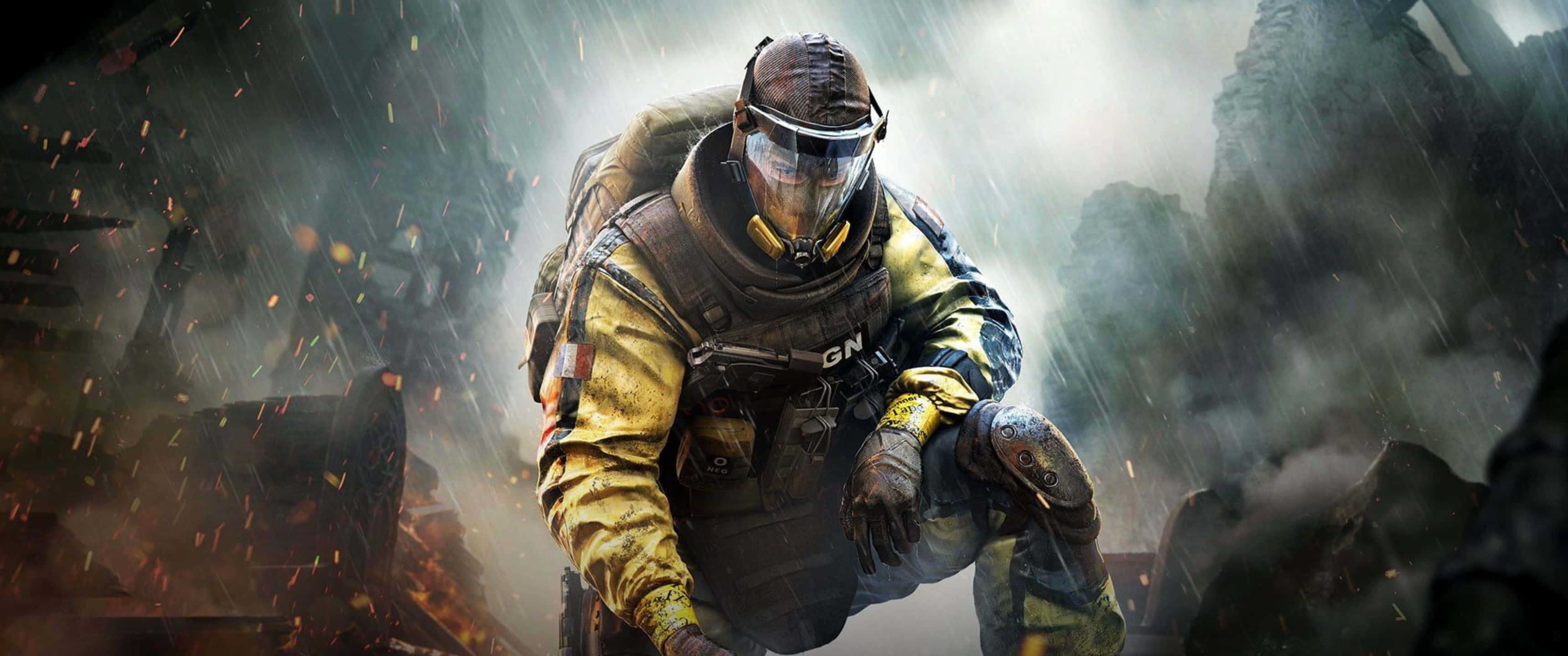 3440x1440p Rainbow Six Siege 桌布 壁紙 — 一名身穿戰術裝備的士兵在雨水浸濕的戰區中蹲下，周圍火花飛濺，煙霧瀰漫。