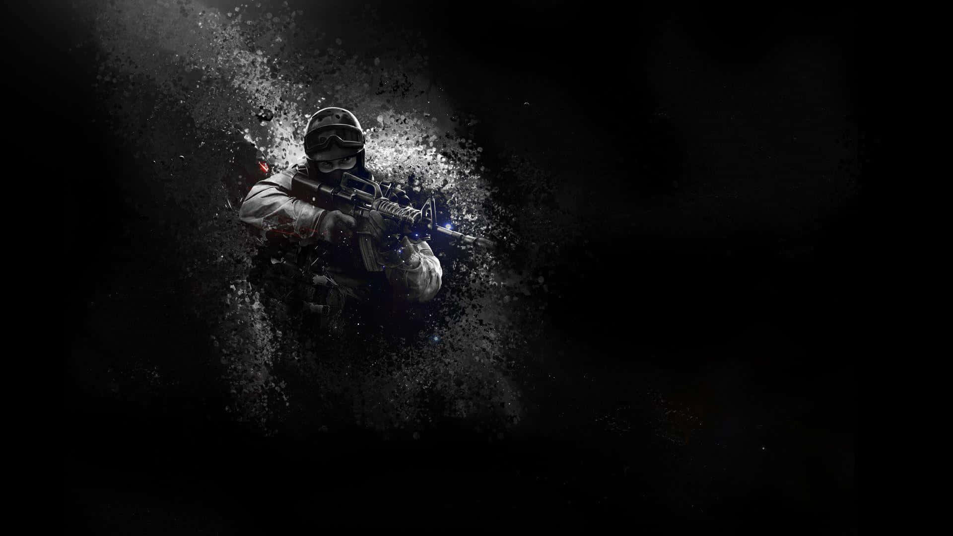 Counterstrike 桌布 壁紙 — 一名身穿戰術裝備的士兵從黑暗的爆炸中出現，步槍指向前方，呈現高對比度的黑白場景。