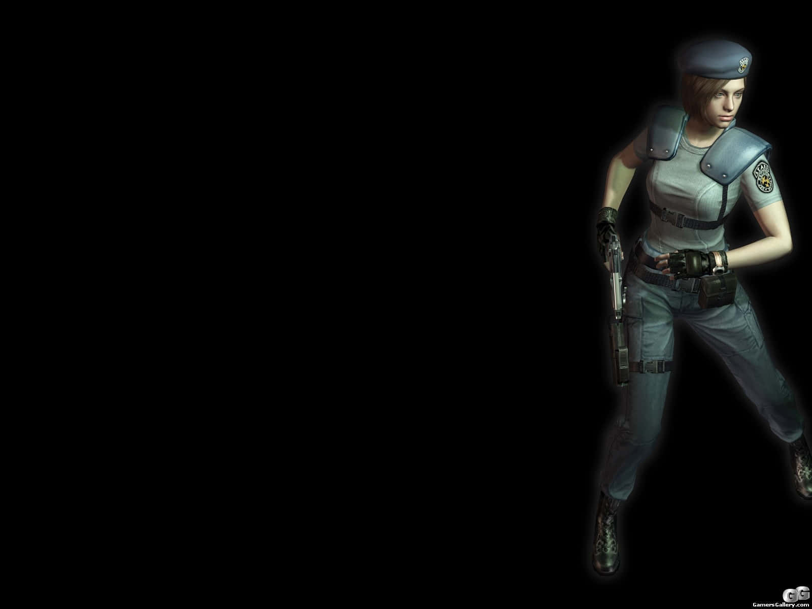 Resident Evil 2 桌布 壁紙 — 一名身穿戰術裝備的女警在黑色背景下警覺地站立，手持手槍。