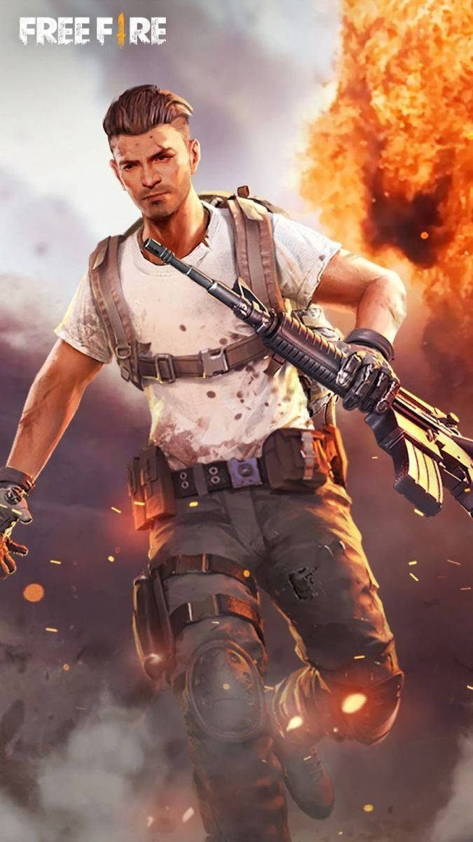 dj alok free fire 桌布 壁紙 — 一名身穿戰鬥裝備的粗獷士兵手持步槍向前衝刺，身後在戰區中爆發熾熱的爆炸。