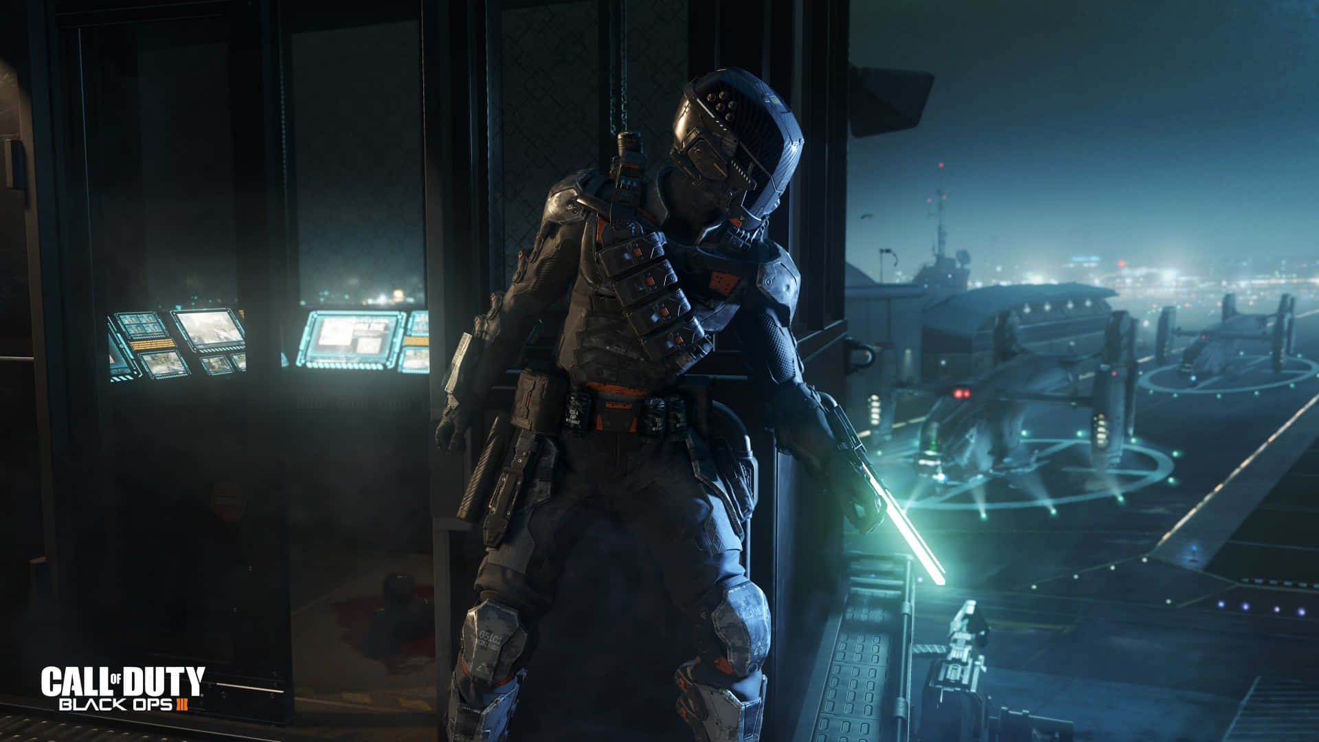 Best Call Of Duty Black Ops 4 桌布 壁紙 — 一名身穿未來盔甲的士兵在俯瞰夜間霓虹燈城市景觀的高科技控制室內保持警覺。