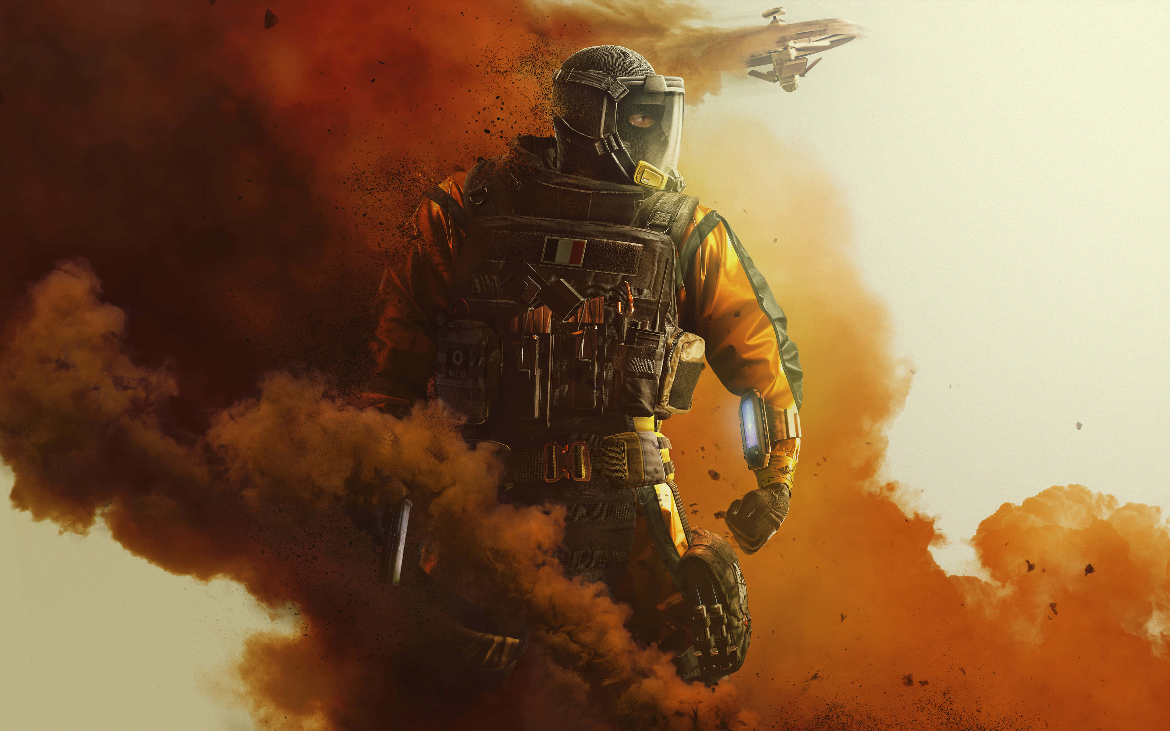 Rainbow Six Siege Operators 桌布 壁紙 — 一名身穿未來裝甲的士兵從橙色爆炸中出現，頭頂有飛行車輛。
