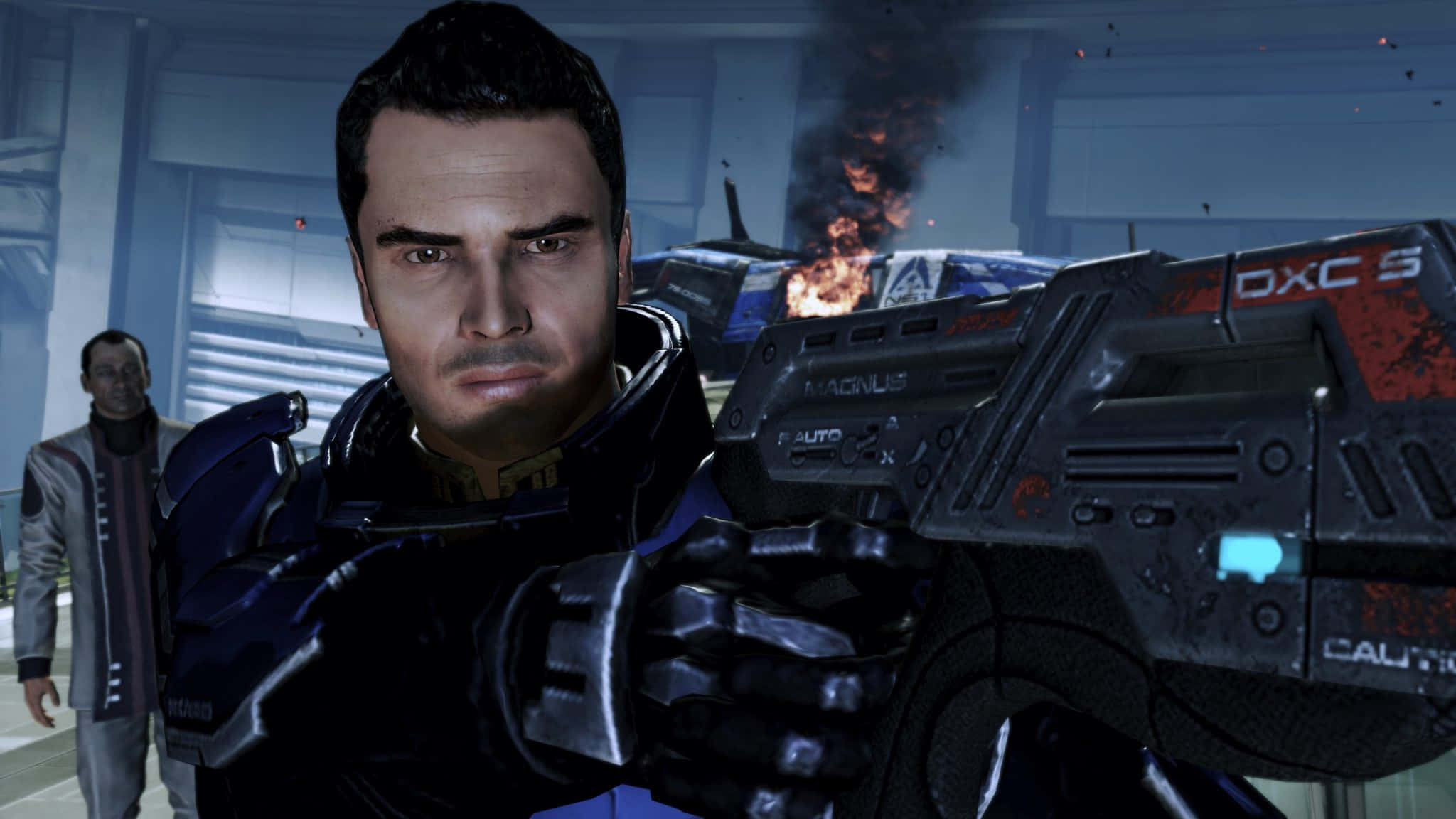 Kaidan Alenko 桌布 壁紙 — 一名身穿未來裝甲的士兵瞄準重型武器，背景有一輛燃燒的車輛。