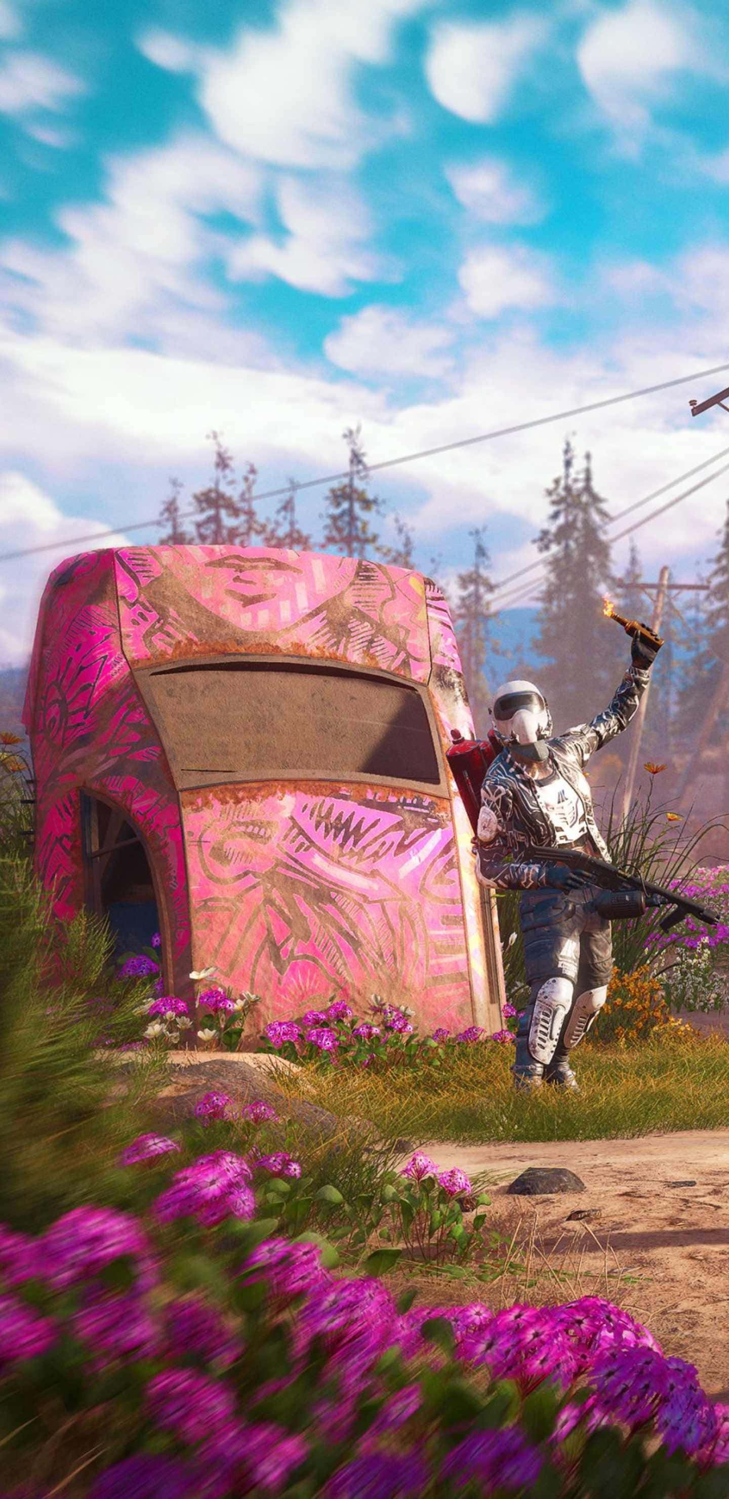 Android Far Cry New Dawn 桌布 壁紙 — 一名身穿未來裝甲的士兵站在一輛佈滿塗鴉的粉紅色巴士旁，身處紫色花田，頭頂是明亮的藍天。