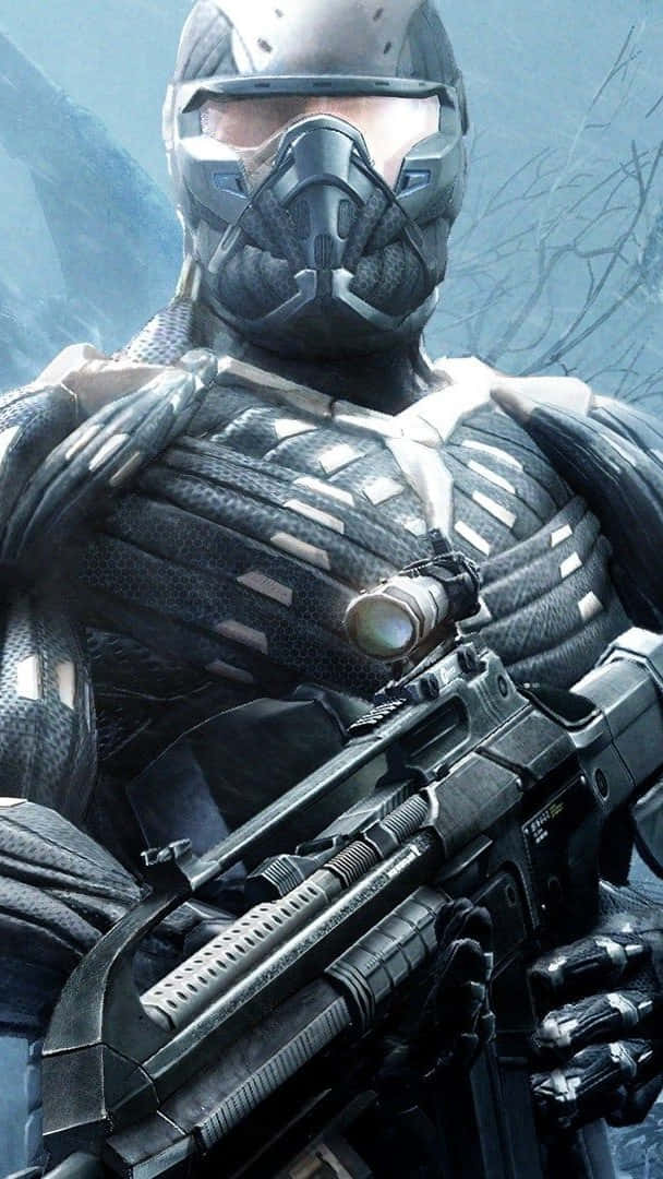 Android Crysis Warhead 桌布 壁紙 — 一名身穿未來風格頭盔和戰術裝備的重裝士兵，在冰霜荒涼的背景中手持帶瞄準鏡的突擊步槍。