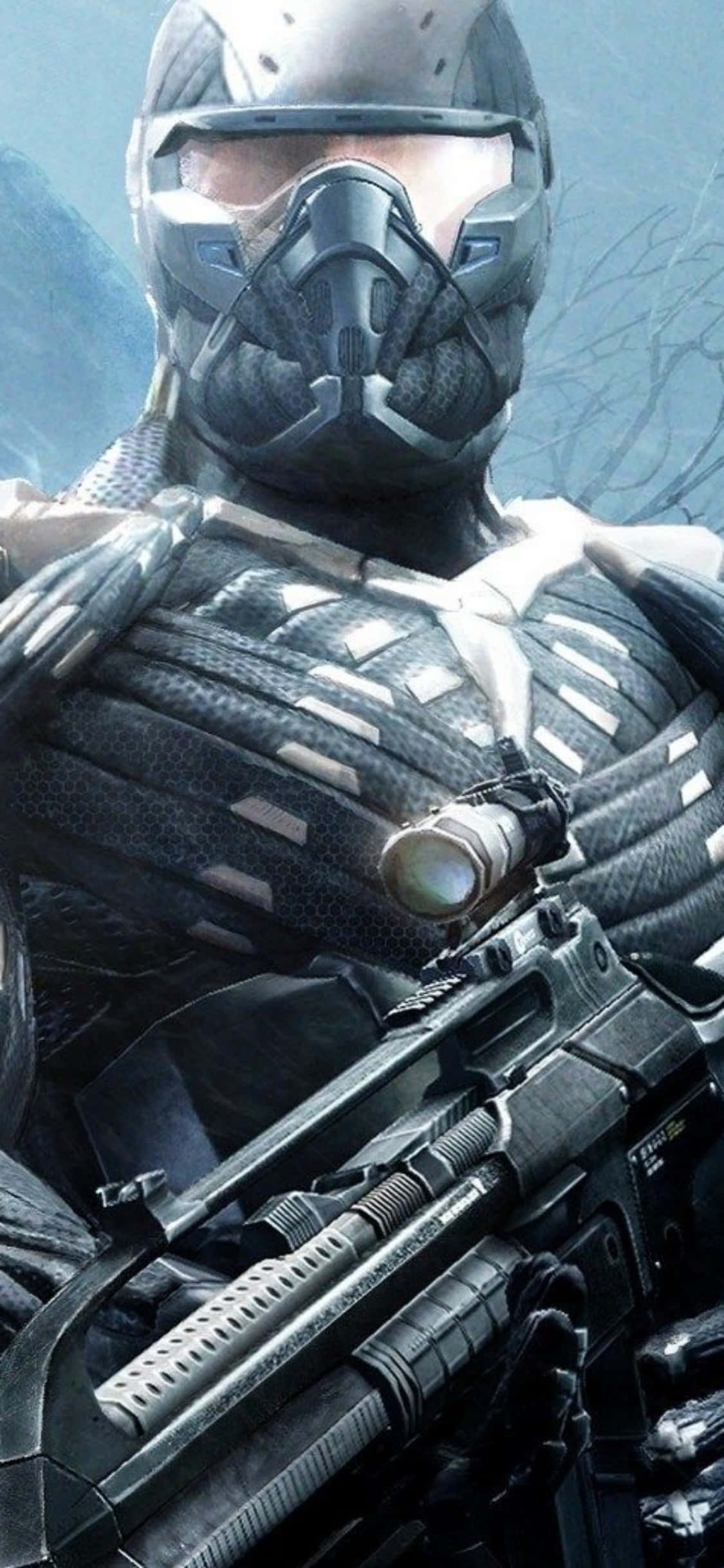 iPhone Xs Crysis Warhead 桌布 壁紙 — 一名身穿未來風格頭盔和戰術裝備的重裝士兵，在霧氣瀰漫的山景背景下手持帶瞄準鏡的步槍。