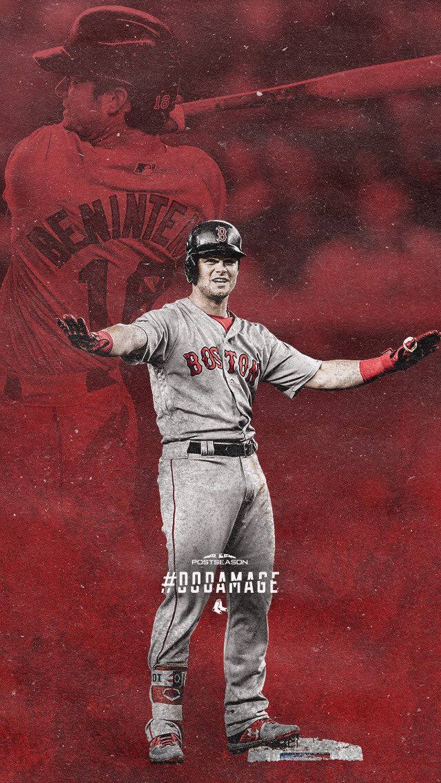 Red Sox 桌布 壁紙 — 一名身穿波士頓球衣的棒球運動員在本壘板張開雙臂慶祝，背景為紋理紅色。