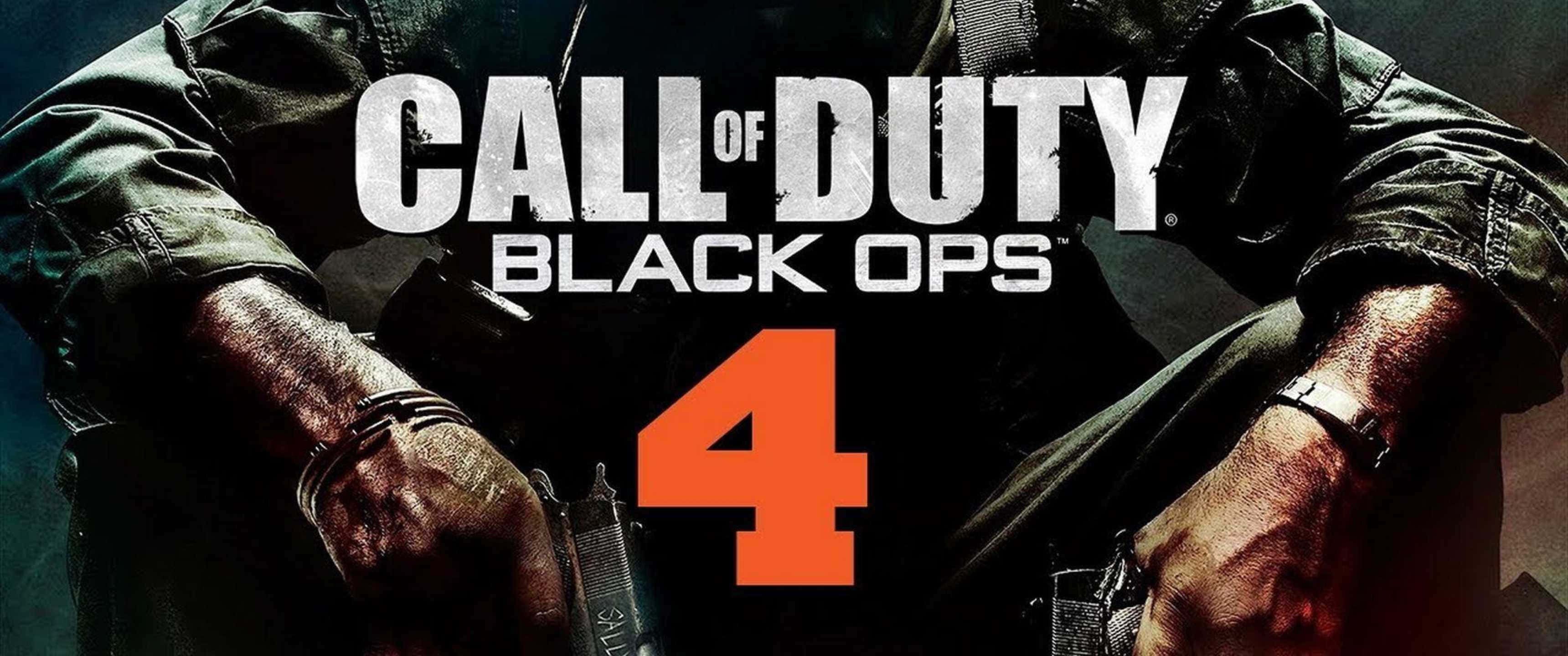 3440x1440p Call Of Duty Black Ops 4 桌布 壁紙 — 一名身穿深色裝備的士兵，在印有粗體文字 'Call of Duty Black Ops 4' 的粗糙背景下，專注地握緊手槍。