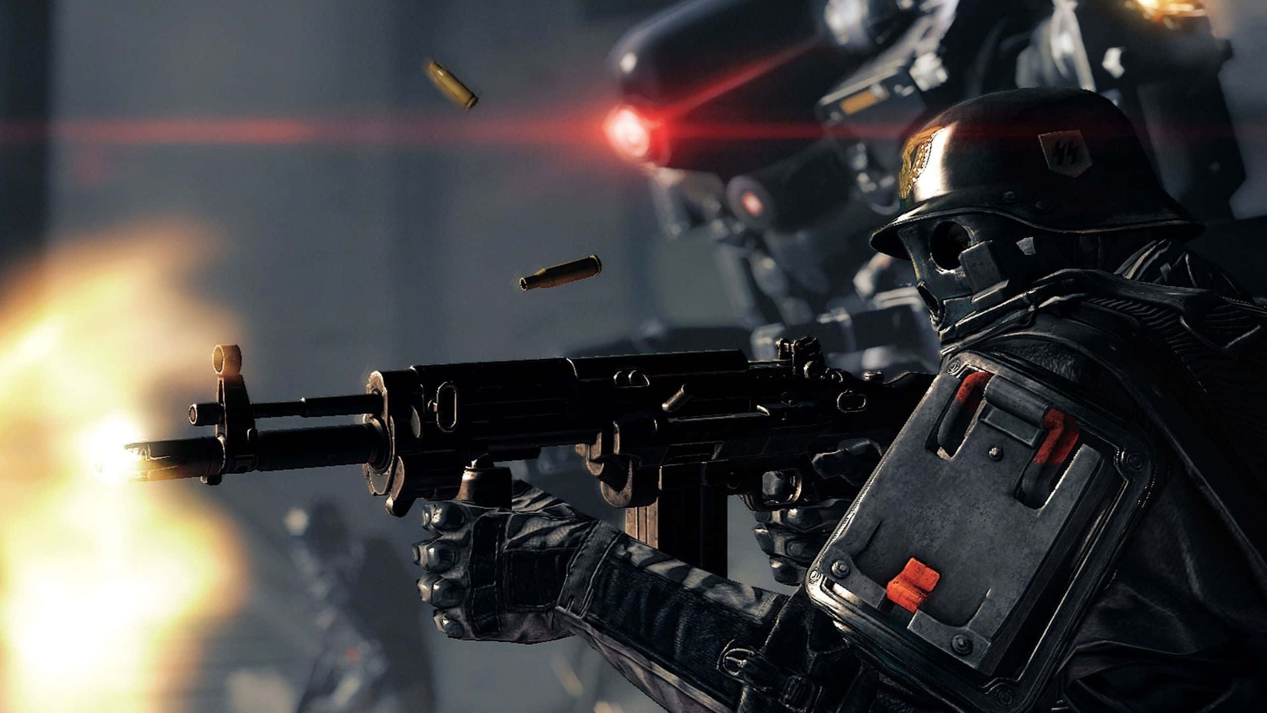 Wolfenstein Ii 桌布 壁紙 — 一名身穿深色裝備的士兵在激烈的戰鬥場景中，用機槍射擊，伴隨著槍口閃光和飛舞的子彈。