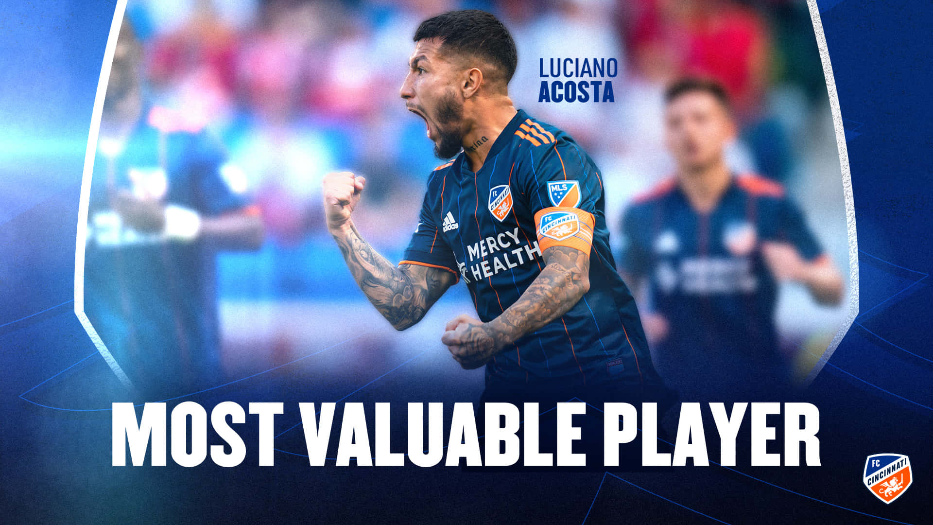 Jersey 桌布 壁紙 — 一名身穿深藍色球衣的足球運動員握緊拳頭慶祝，'MOST VALUABLE PLAYER' 文字突顯他的成就。