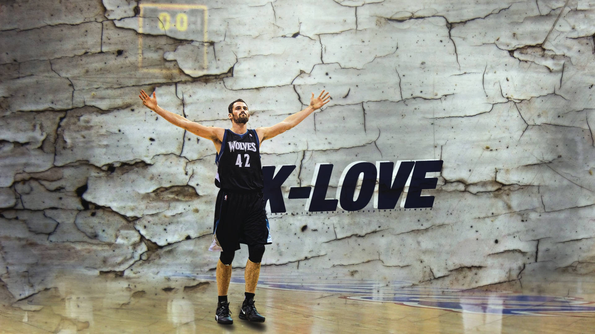 Kevin Love 桌布 壁紙 — 一名身穿狼隊球衣的籃球運動員在球場上張開雙臂勝利地站立，背景是帶有「K-LOVE」標誌的裂牆。