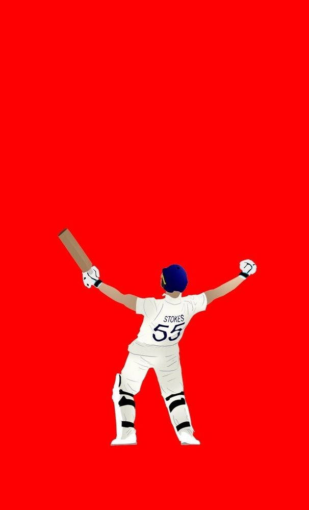 England Cricket 桌布 壁紙 — 一名身穿白色制服、背後印有「STOKES 55」的板球運動員，在鮮紅色背景下高舉球棒和球，展現勝利姿態。