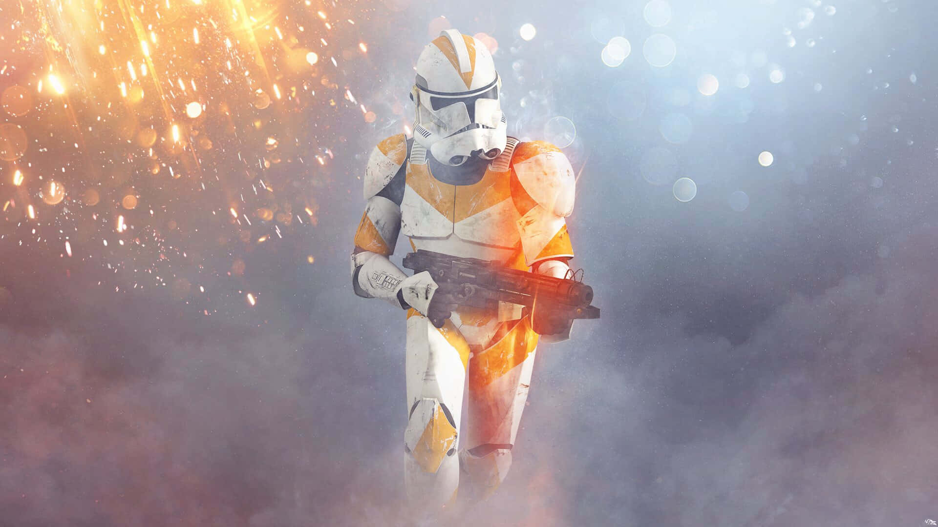 Star Wars Games 桌布 壁紙 — 一名身穿白色和橙色盔甲的複製人突擊兵在煙霧和火花中向前邁進，背景是閃耀的日落天空。