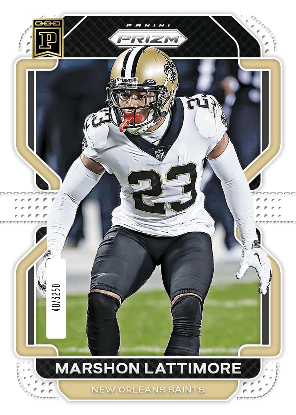 New Orleans Saints 桌布 壁紙 — 一名身穿白色和金色球衣、背號23的美式足球員在綠色球場上蹲伏準備。