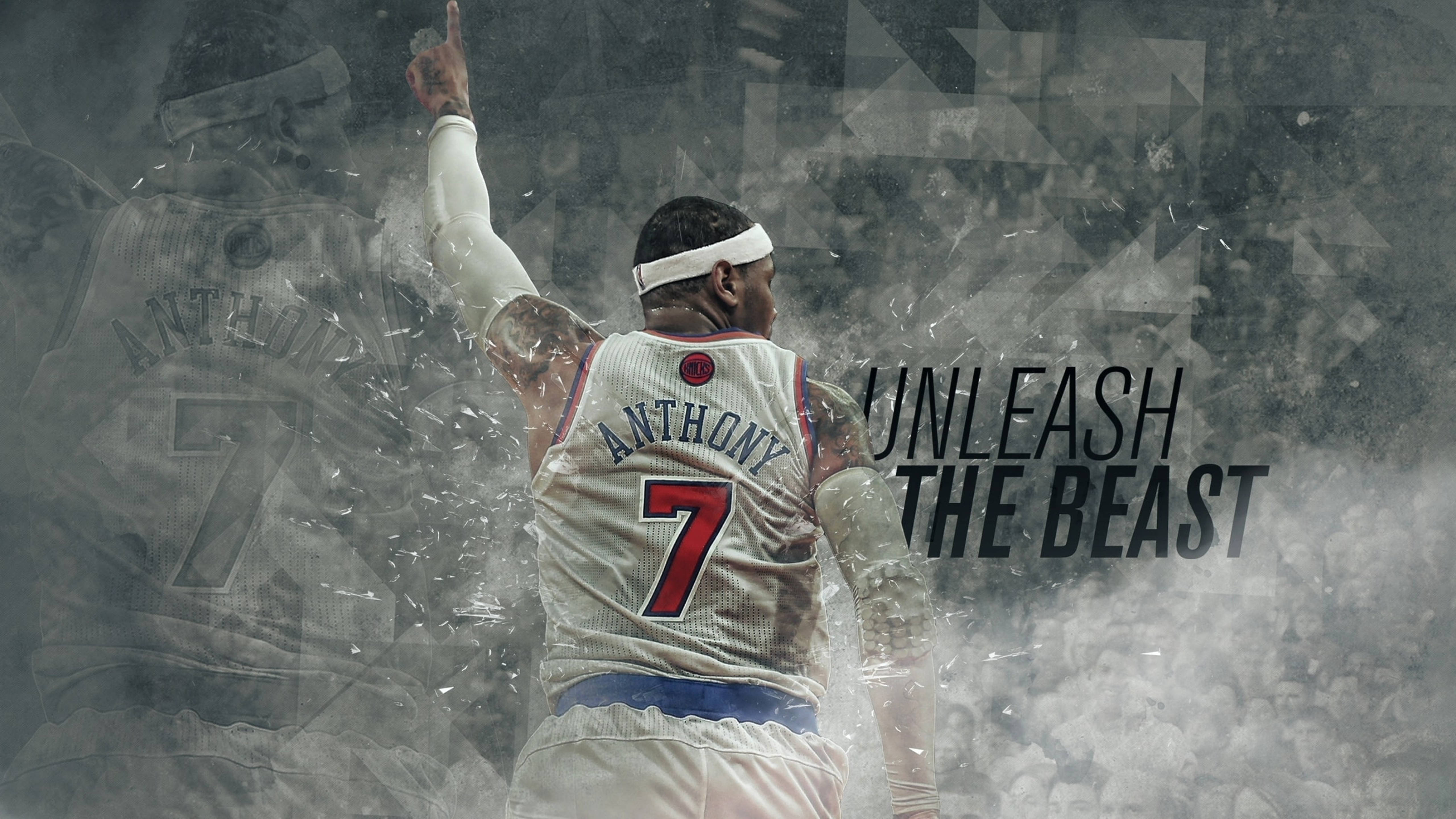 Carmelo 桌布 壁紙 — 一名身穿白色球衣、號碼7的籃球運動員，在煙霧繚繞的抽象背景中，勝利地舉起手指，並帶有文字 unleash the beast。