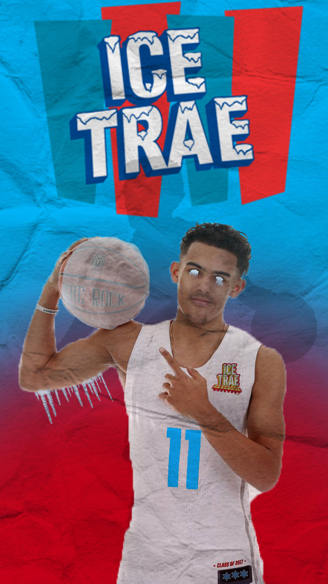 Trae Young 桌布 壁紙 — 一名身穿白色球衣的籃球運動員手持籃球，指著鏡頭，背景為鮮豔的紅藍色，並帶有「ICE TRAE」字樣。