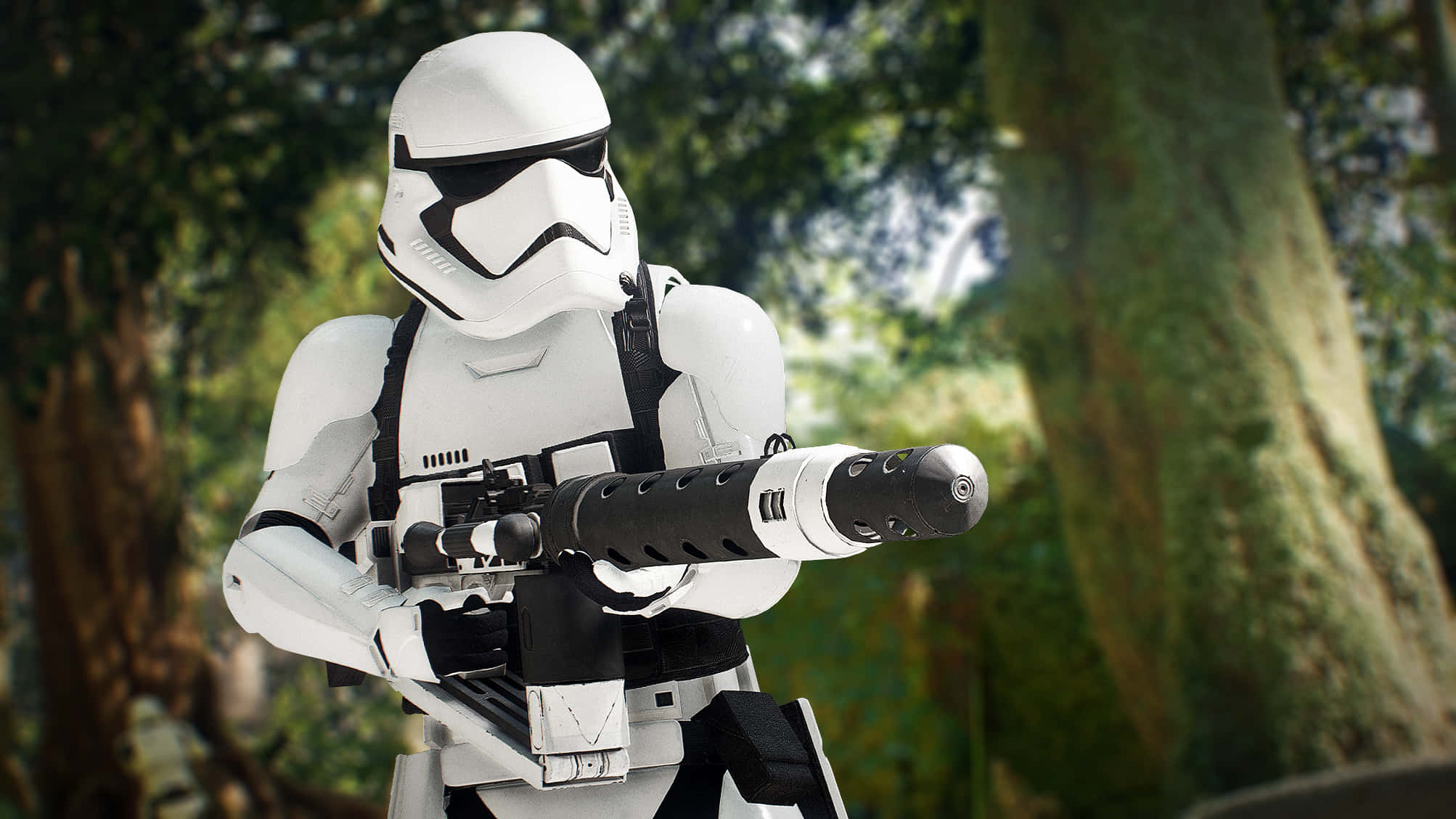 Blaster Rifles 桌布 壁紙 — 一名身穿白色盔甲的風暴兵在茂密的綠色森林樹葉中手持爆能步槍。