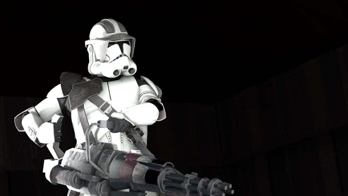 Star Wars Clone Troopers 桌布 壁紙 — 一名身穿白色裝甲的複製人突擊兵站在黑暗的房間中，以堅定的姿態手持重型爆能步槍。