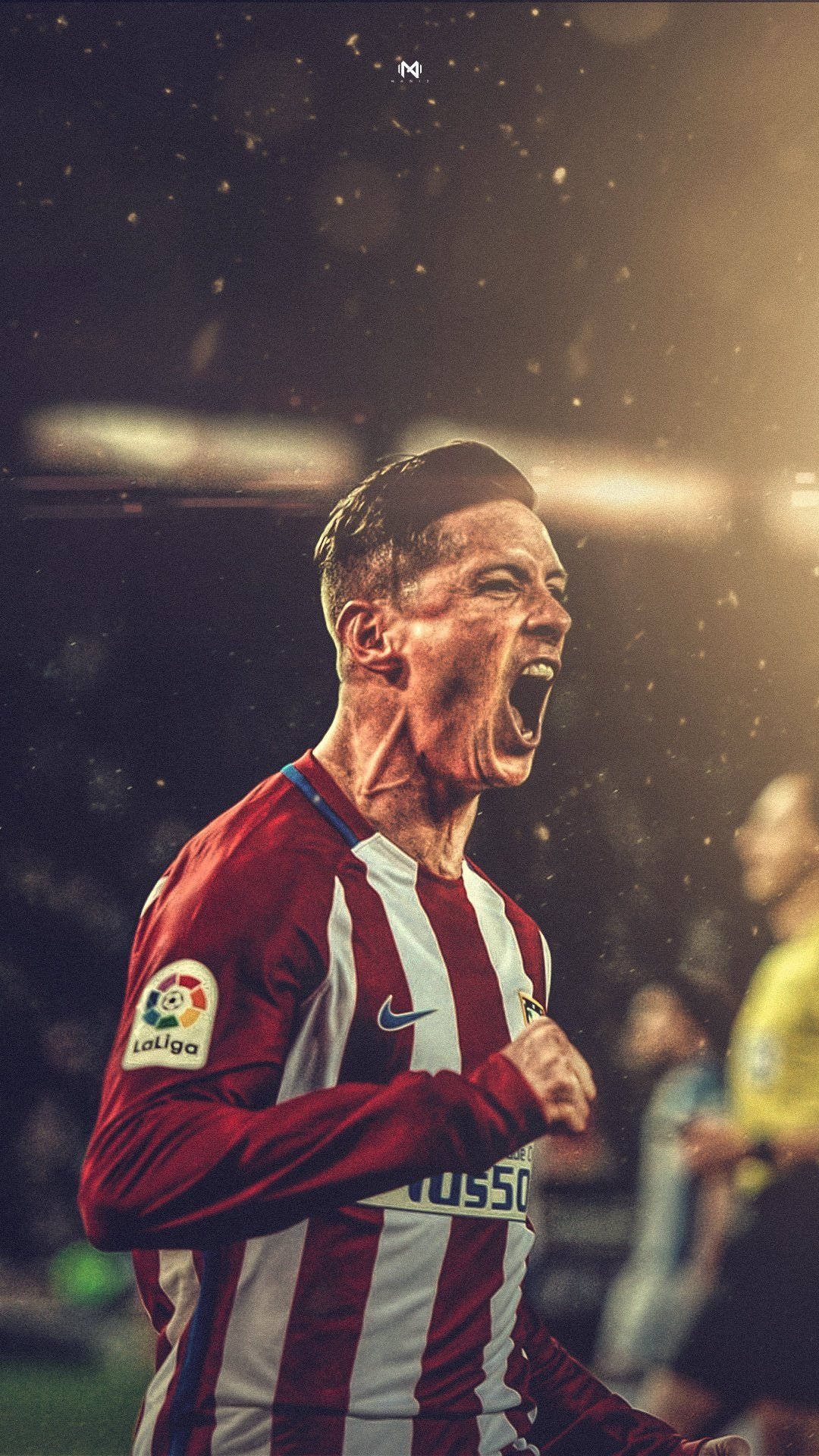 Torres 桌布 壁紙 — 一名身穿紅白條紋球衣的足球員在球場燈光下，周圍飄落著五彩紙屑，發出勝利的咆哮。